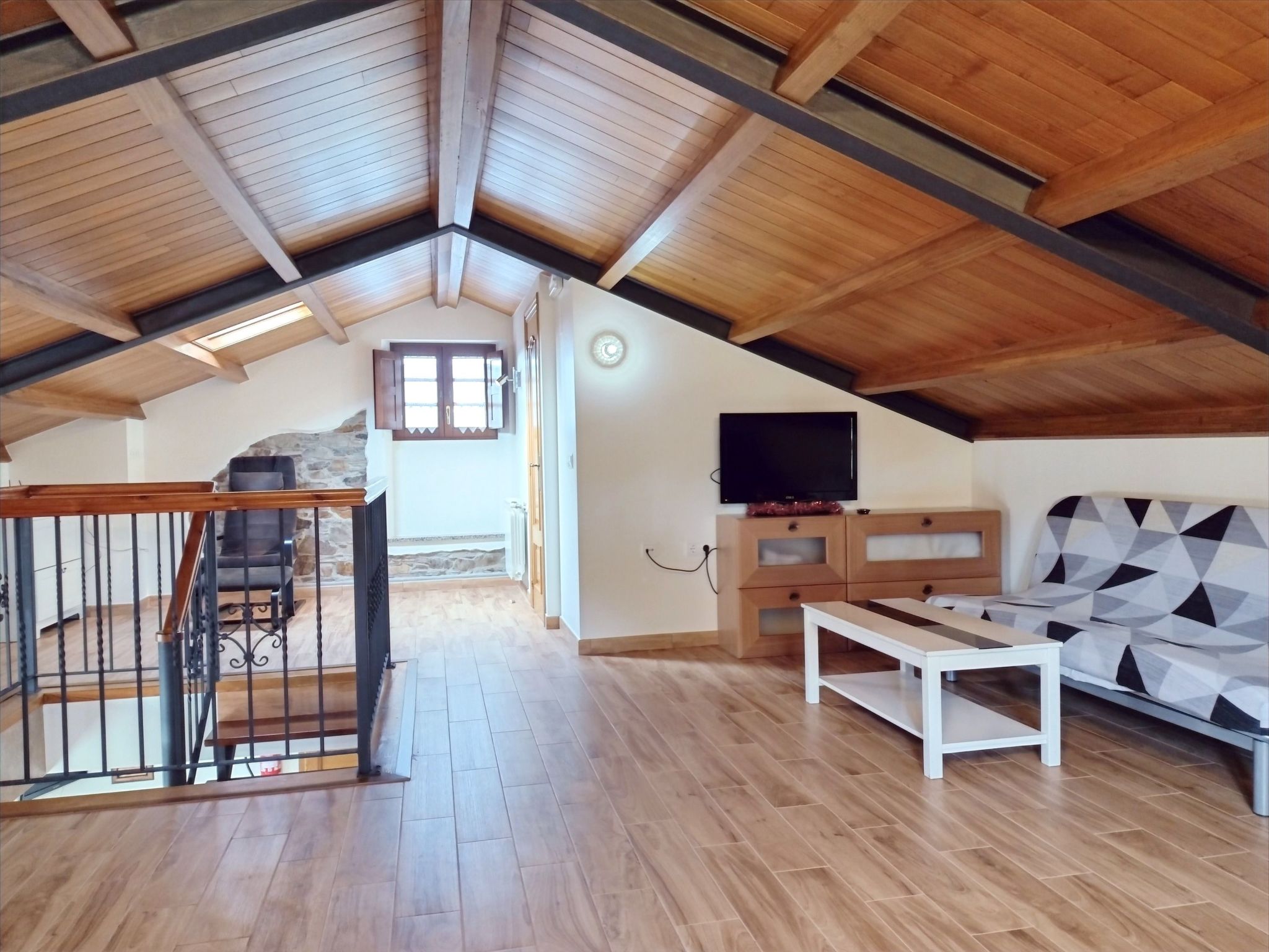 Schönes Duplex mit Aussicht, Pool und Garten-Binnen