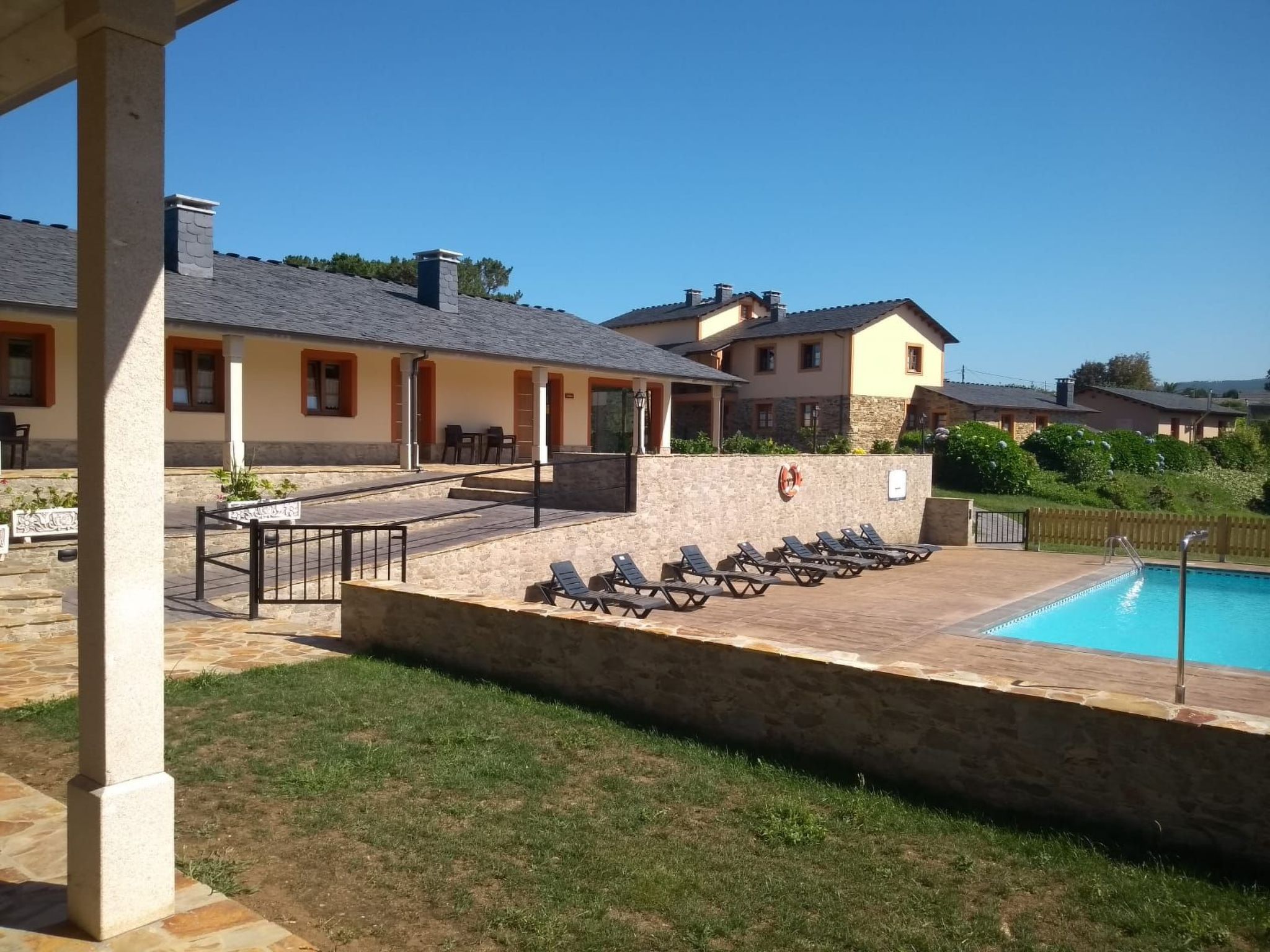 Ländlicher Bauernhof "Apartamentos Navalin 2"-Binnen