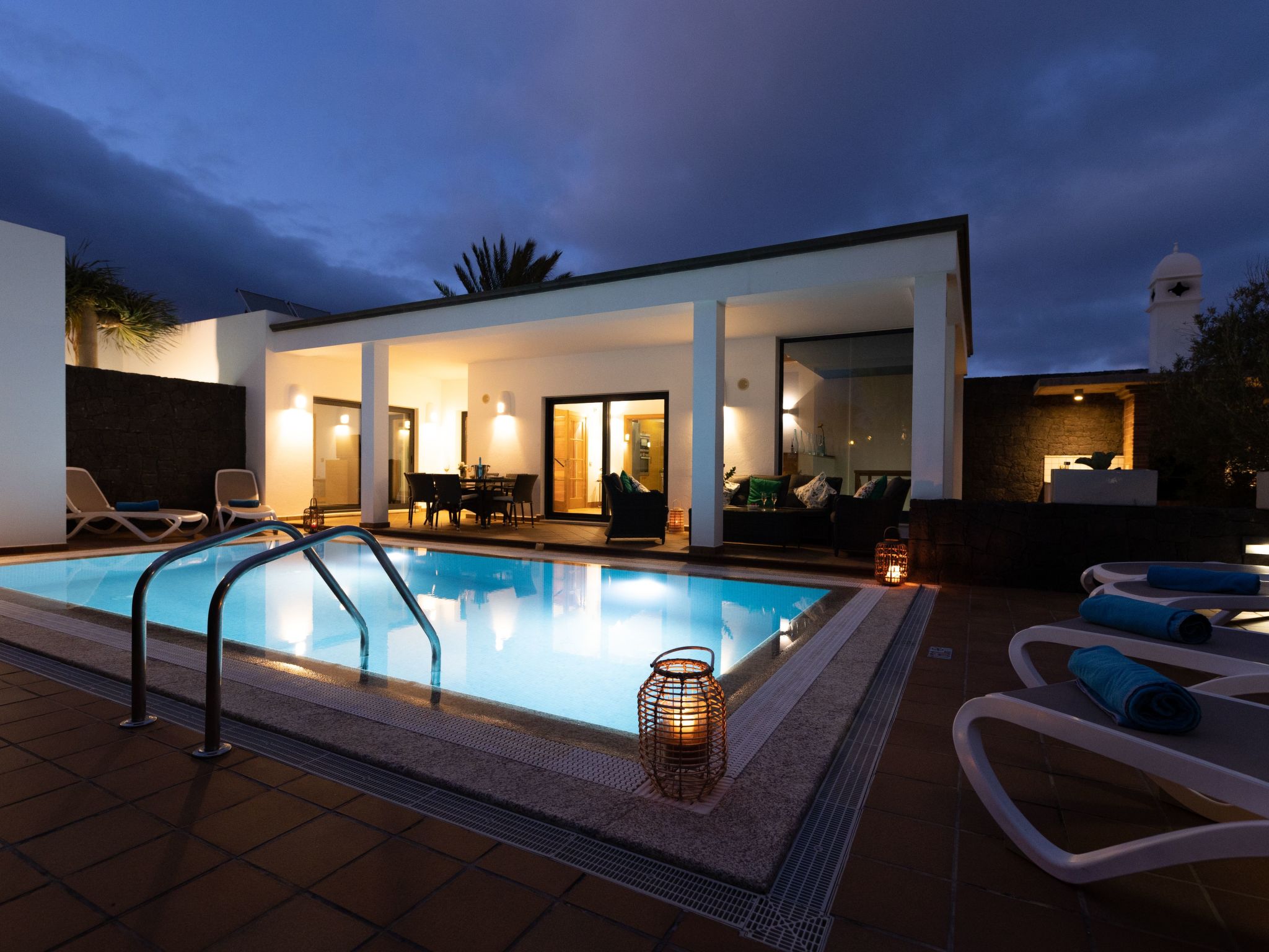 Discover the magnificent Mamma Mia Villas in Playa Blanca, Lanzarote, an exclusive adults-only residence located in the idyllic Canary Islands. These villas promise to be a haven of luxury and serenit..
