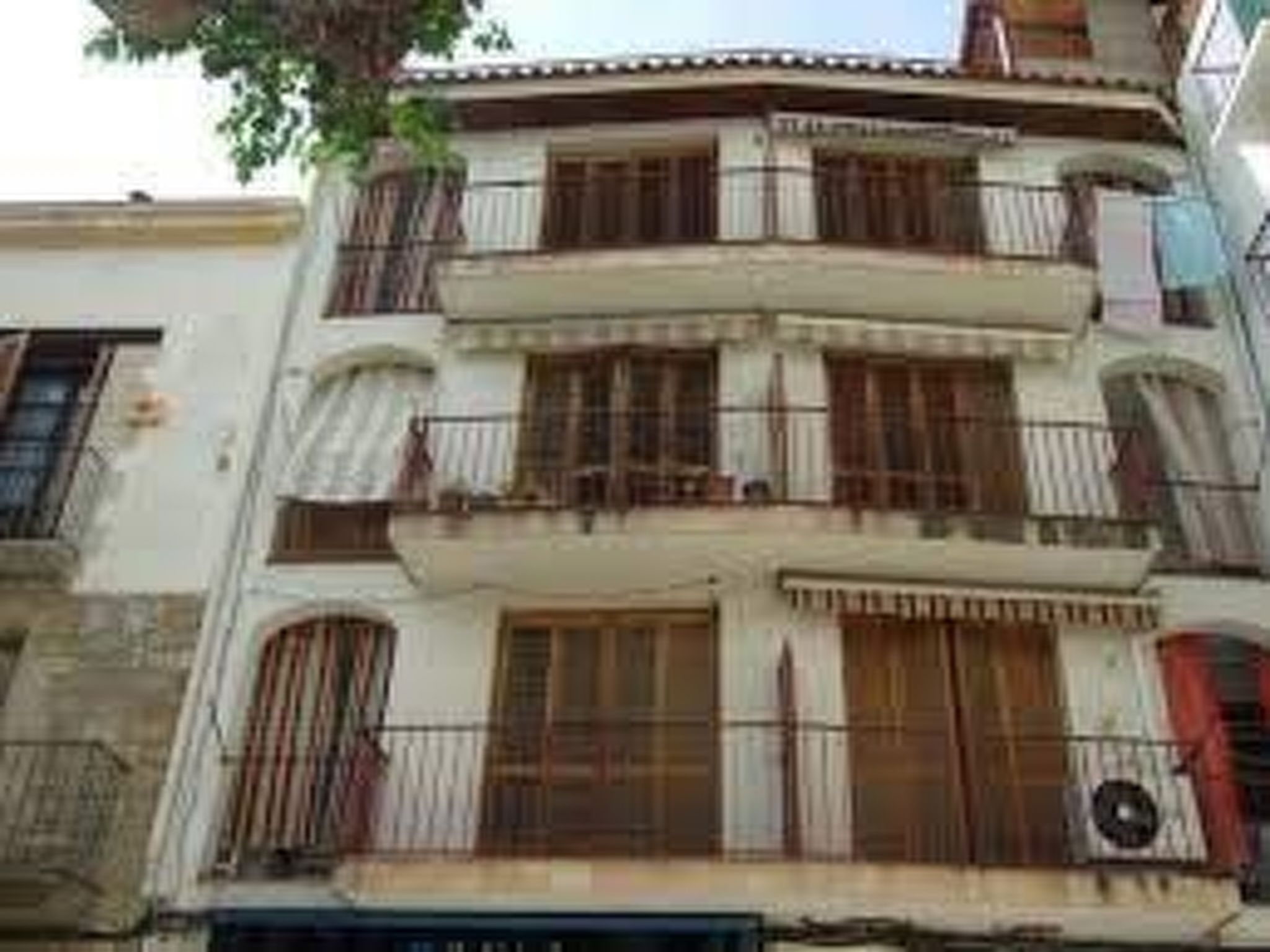 Stadsappartement met balkon in Camarasa, vlakbij het centrum - foto 25