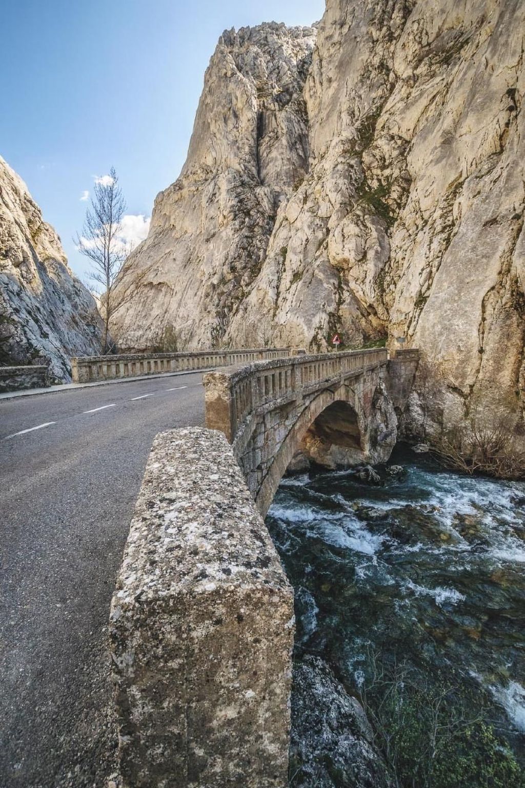 Rural House in the mountain of León-Image-tags.info