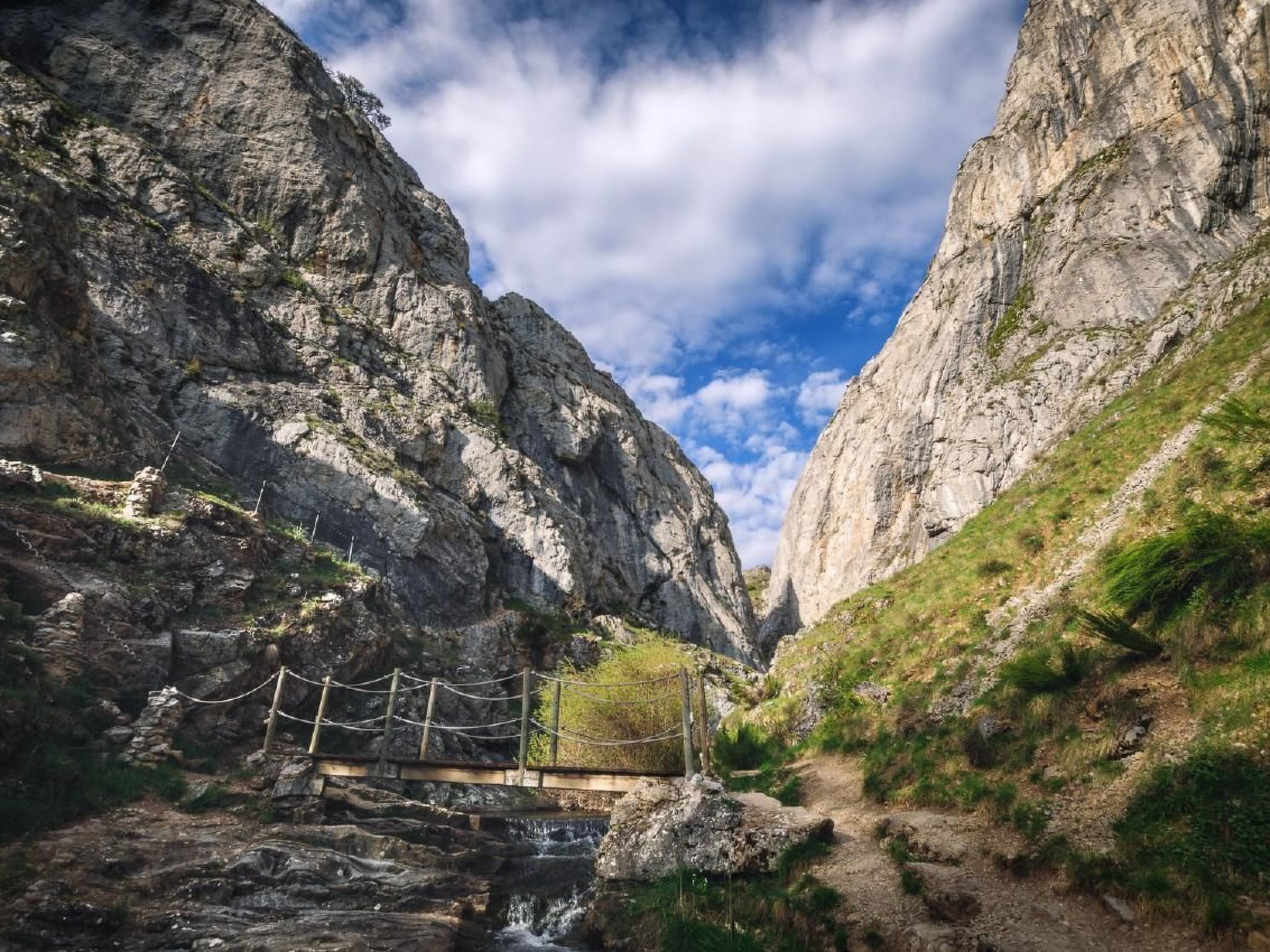 Rural House in the mountain of León-Outside