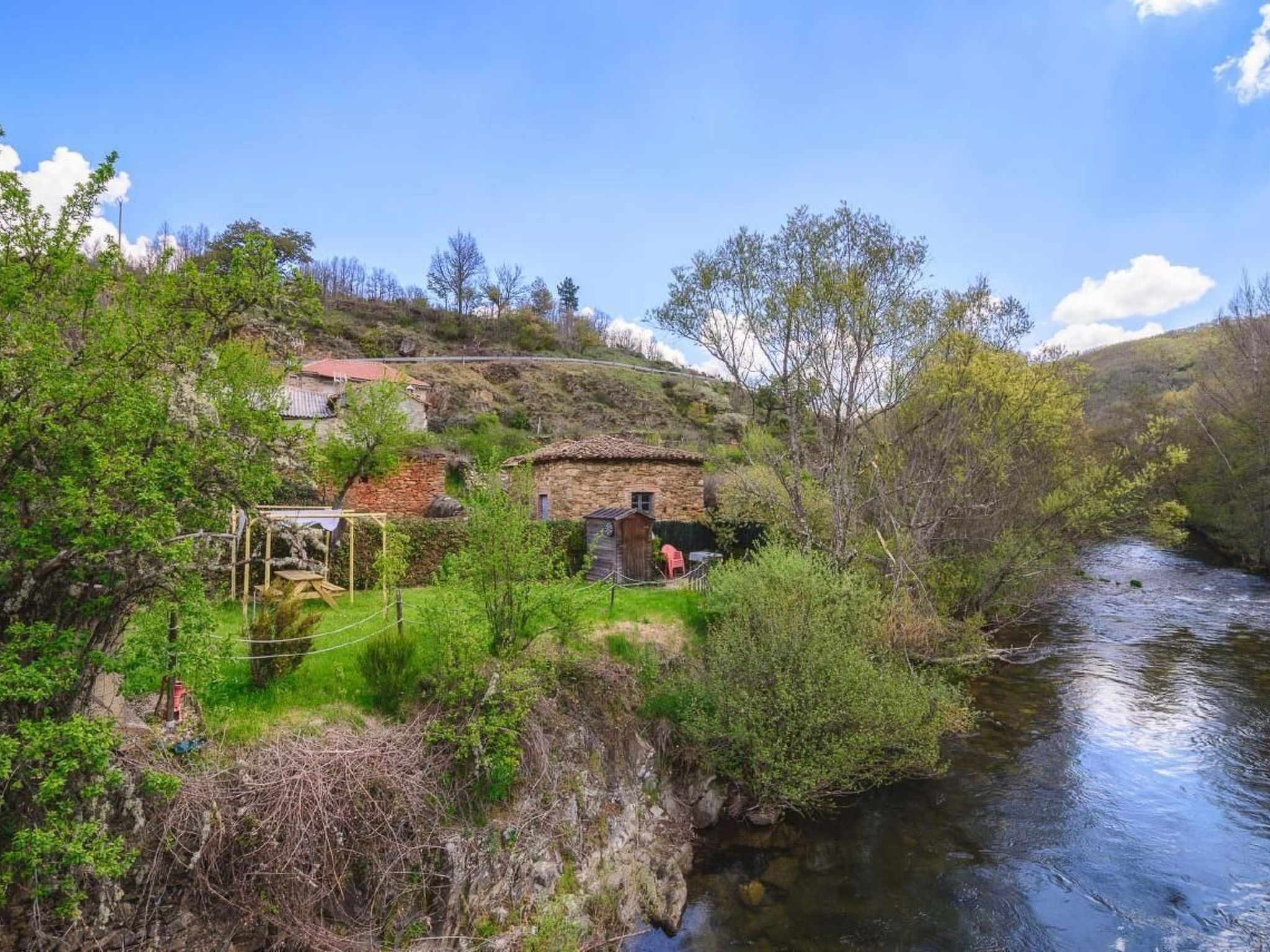 Rural House in the mountain of León-Outside