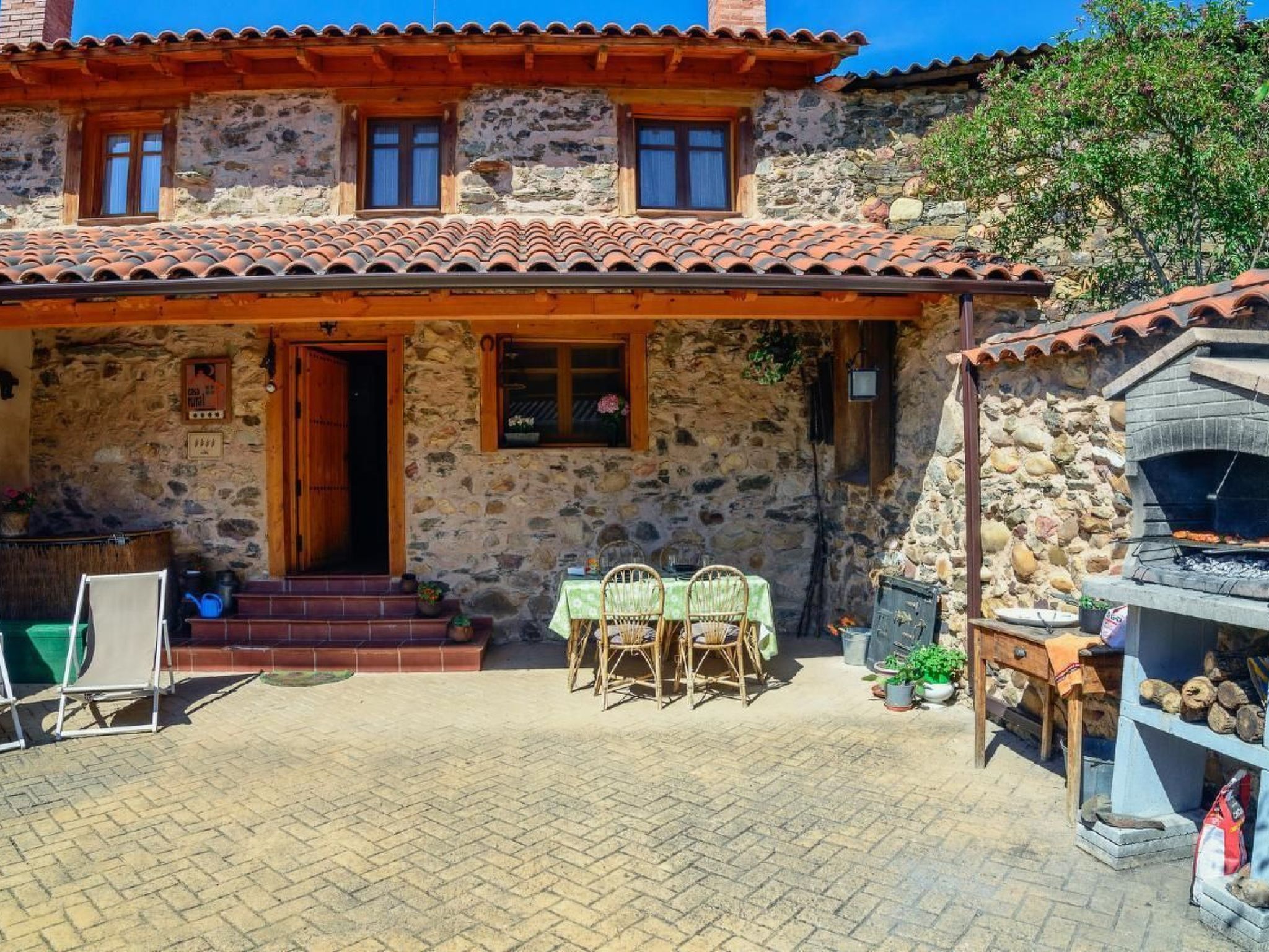 Landhaus im Berg von Leon-Image-tags.info