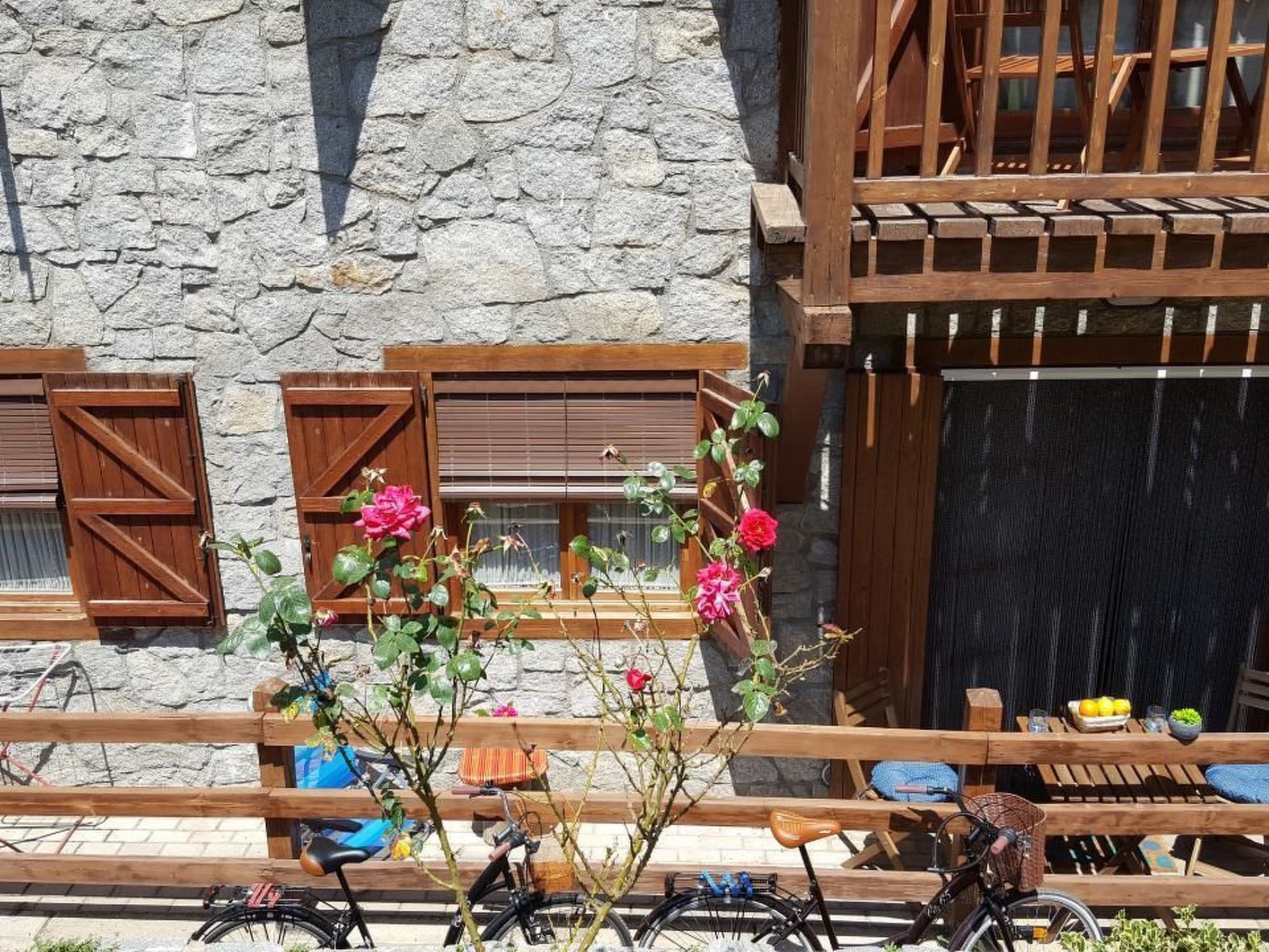 Appartement mit Terrasse-Image-tags.info