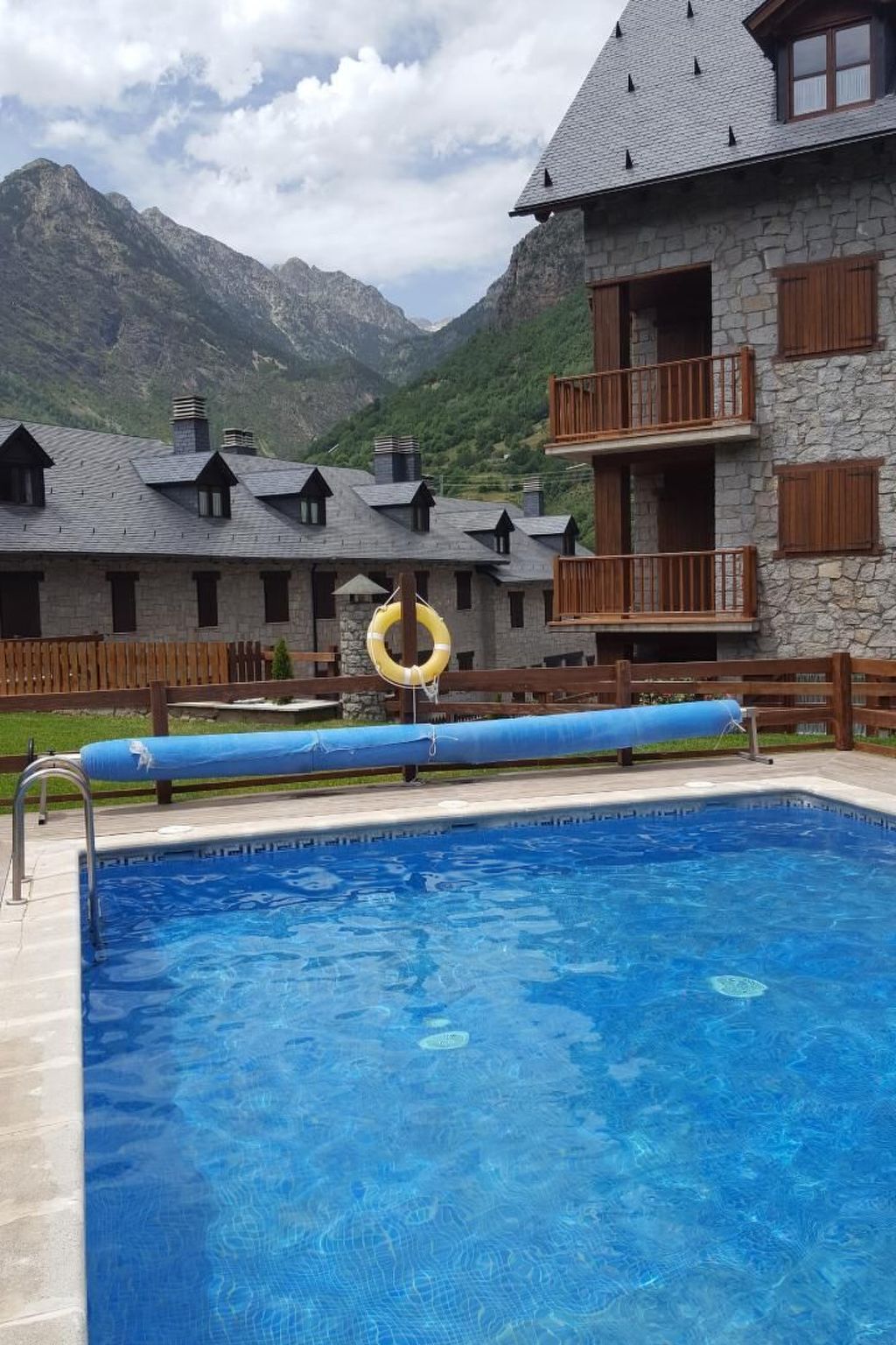 Appartement mit Terrasse-Image-tags.info