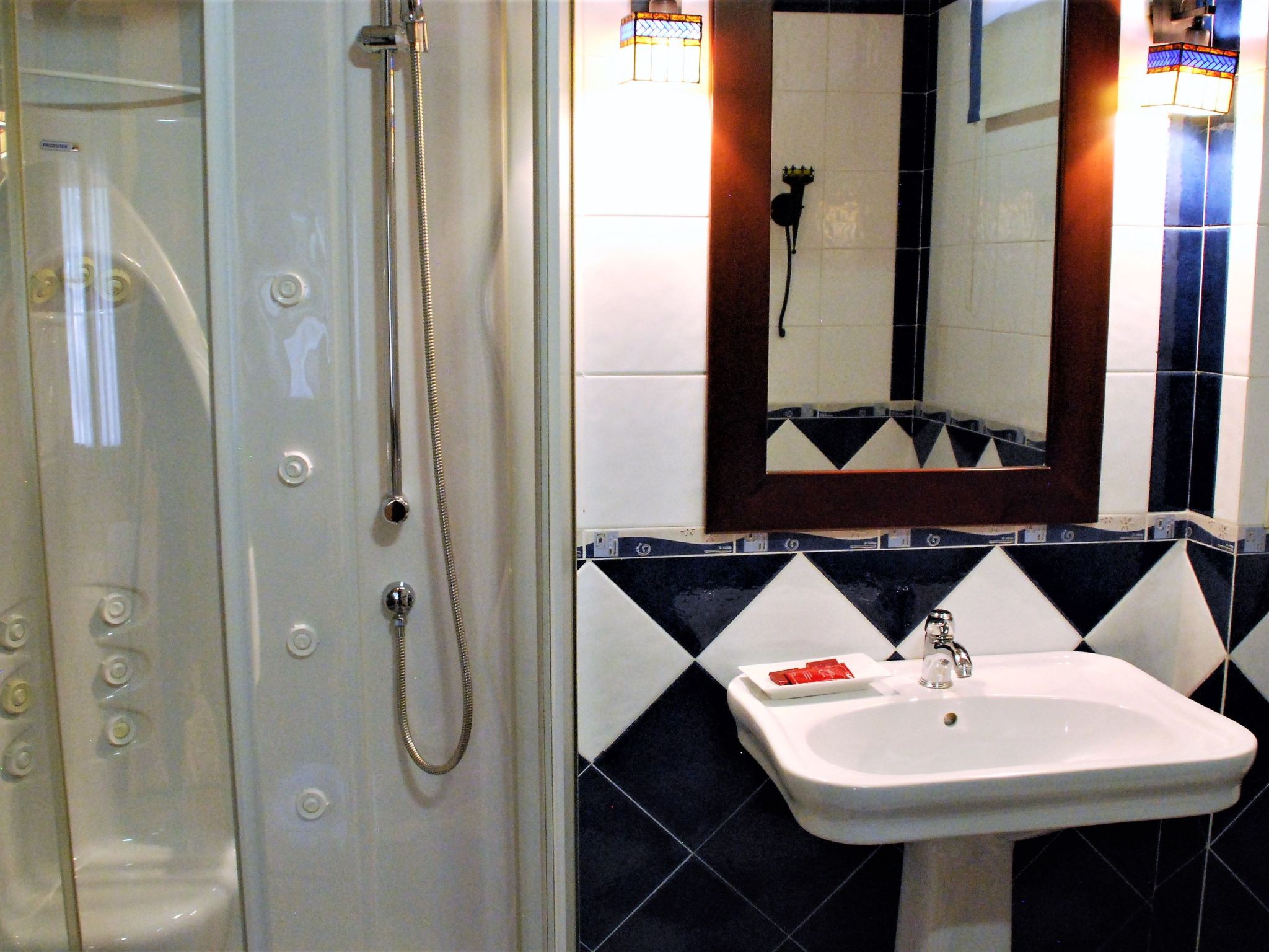 4-Schlafzimmer-Haus mit Schwimmbad-Binnen