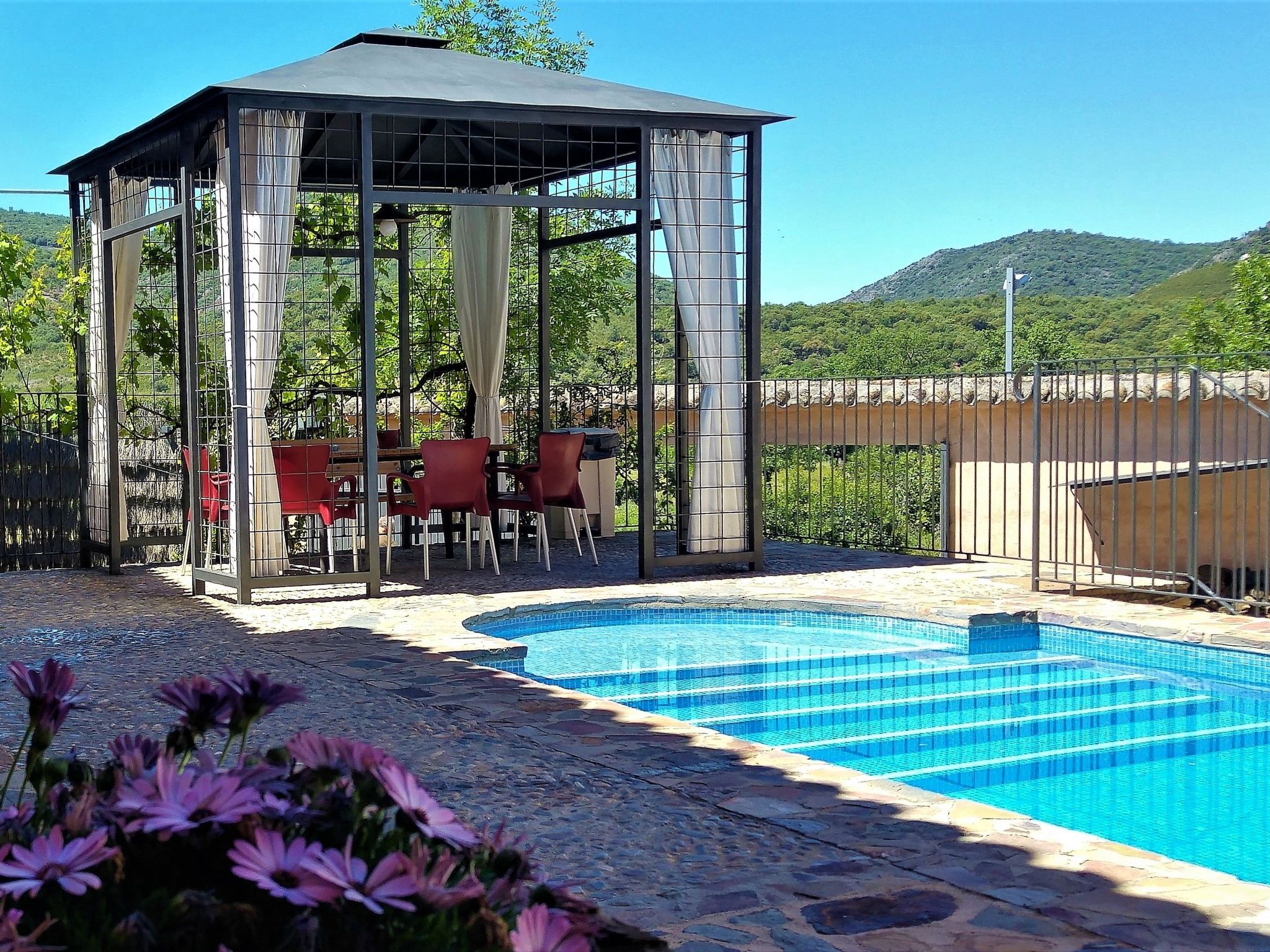 4-Schlafzimmer-Haus mit Schwimmbad-Binnen