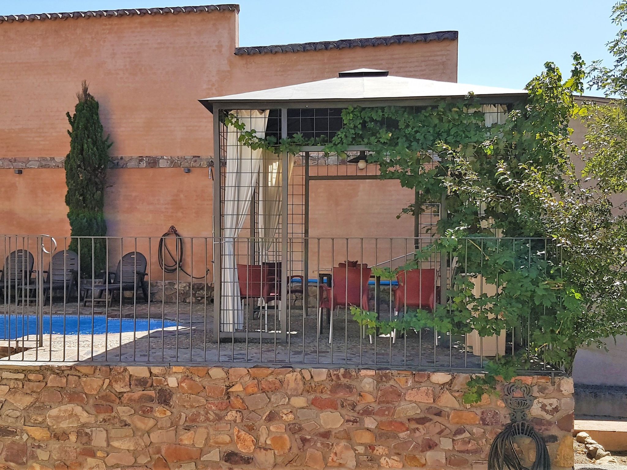 4-Schlafzimmer-Haus mit Schwimmbad-Binnen