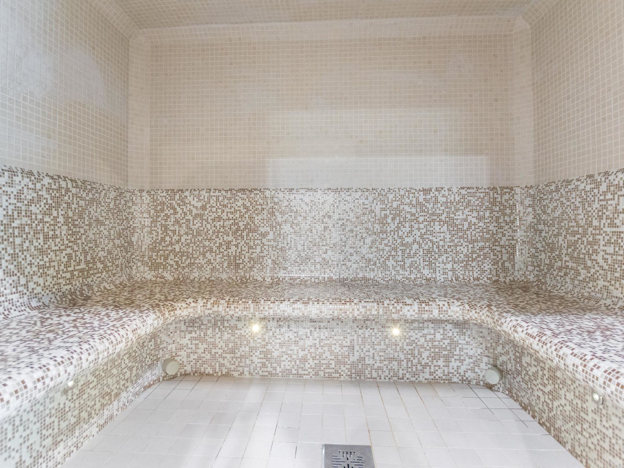 Naava kaarna spa-Binnen