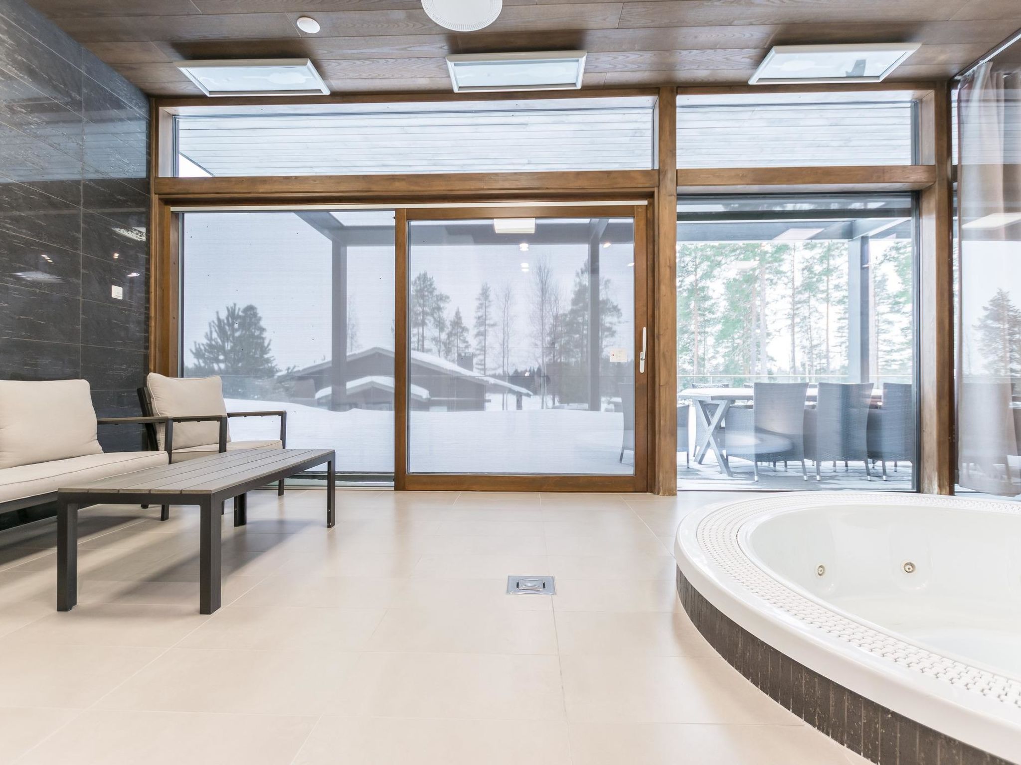 Naava kaarna spa-Binnen