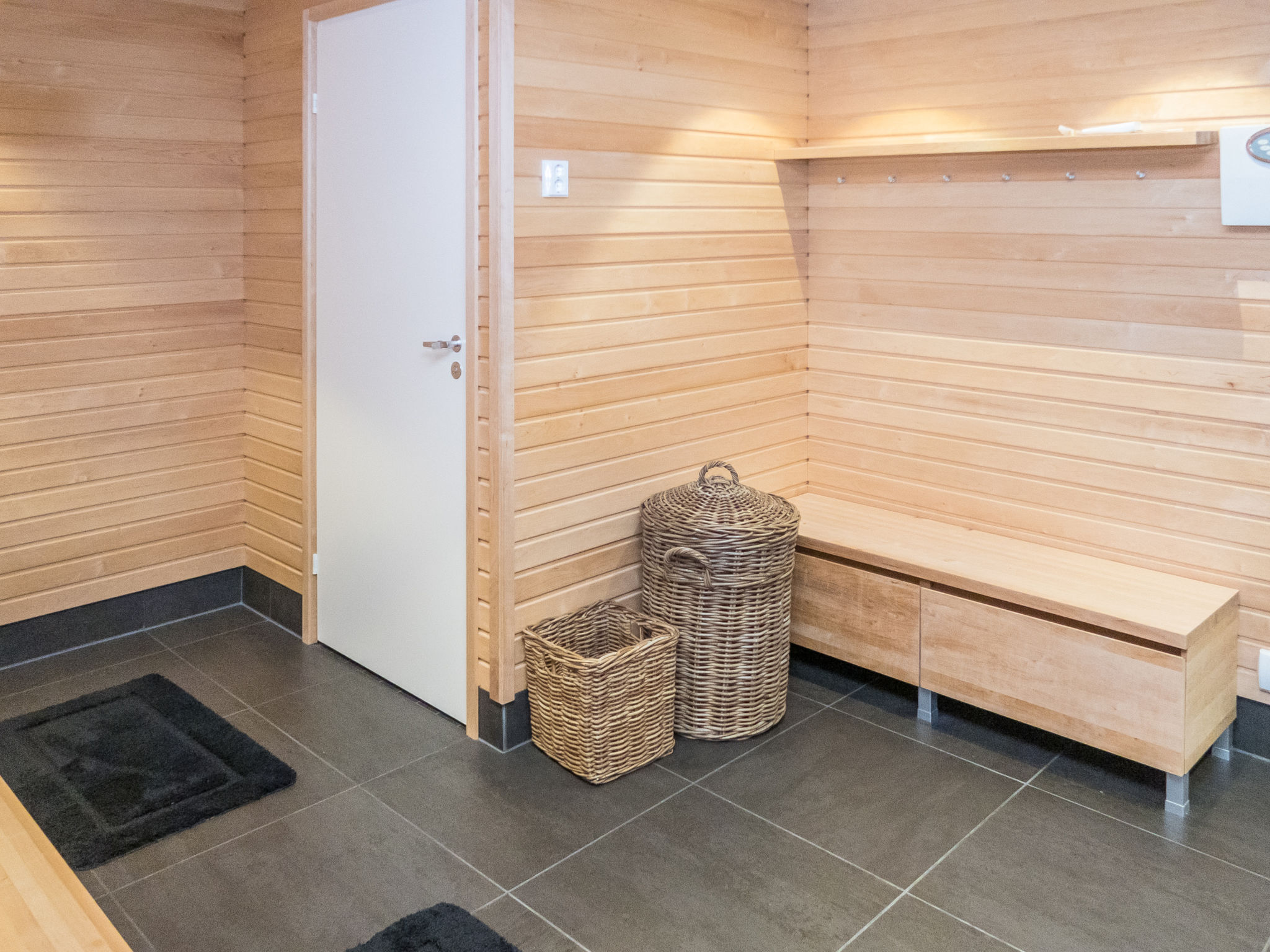 Holy lake chalet b - Binnen