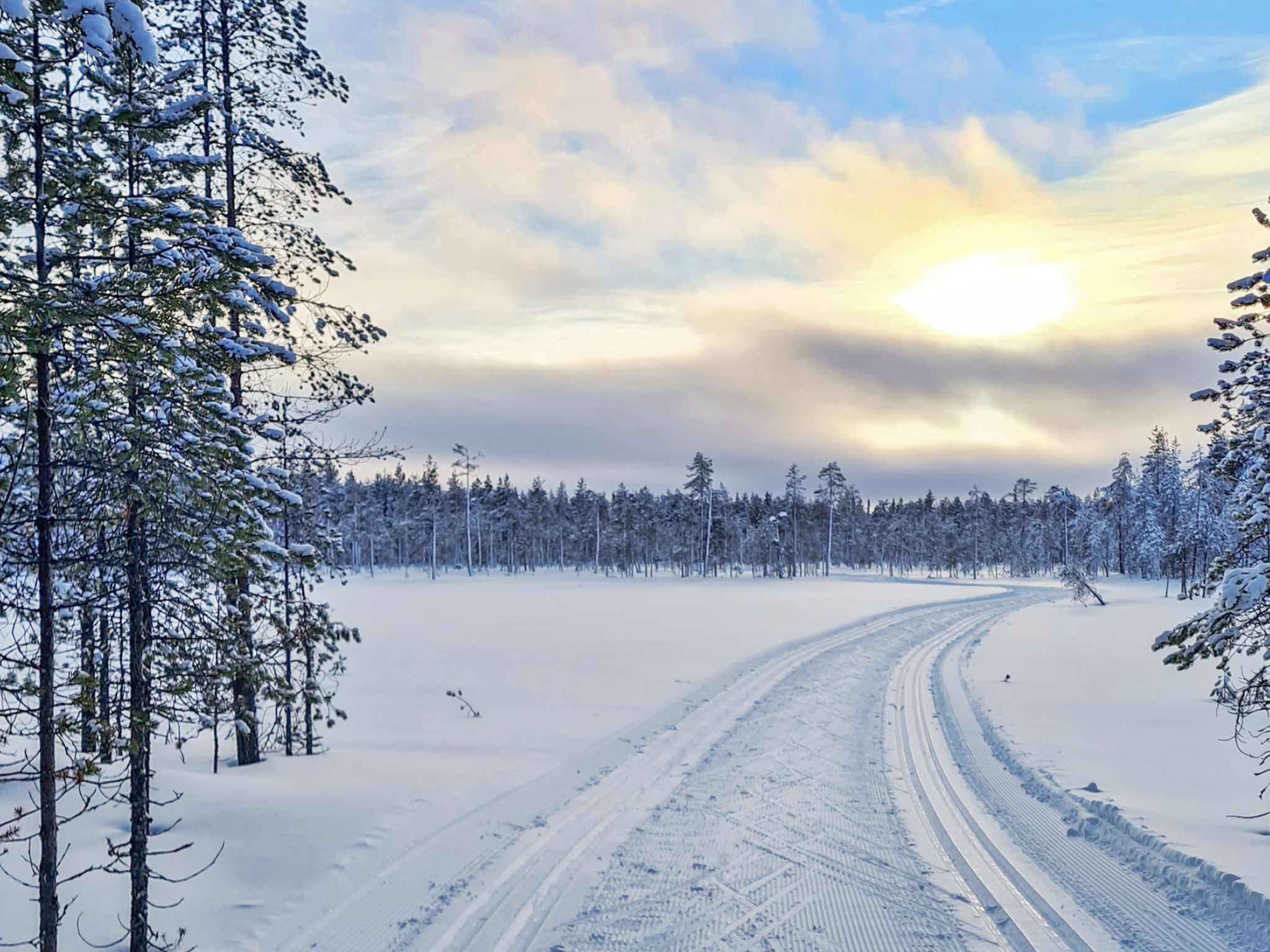 The cozy log semi-detached house, completed in 2015, is located north of Ruka in a peaceful and beautiful forest landscape.

The cottage offers comfortable and modern settings for a holiday all year r..