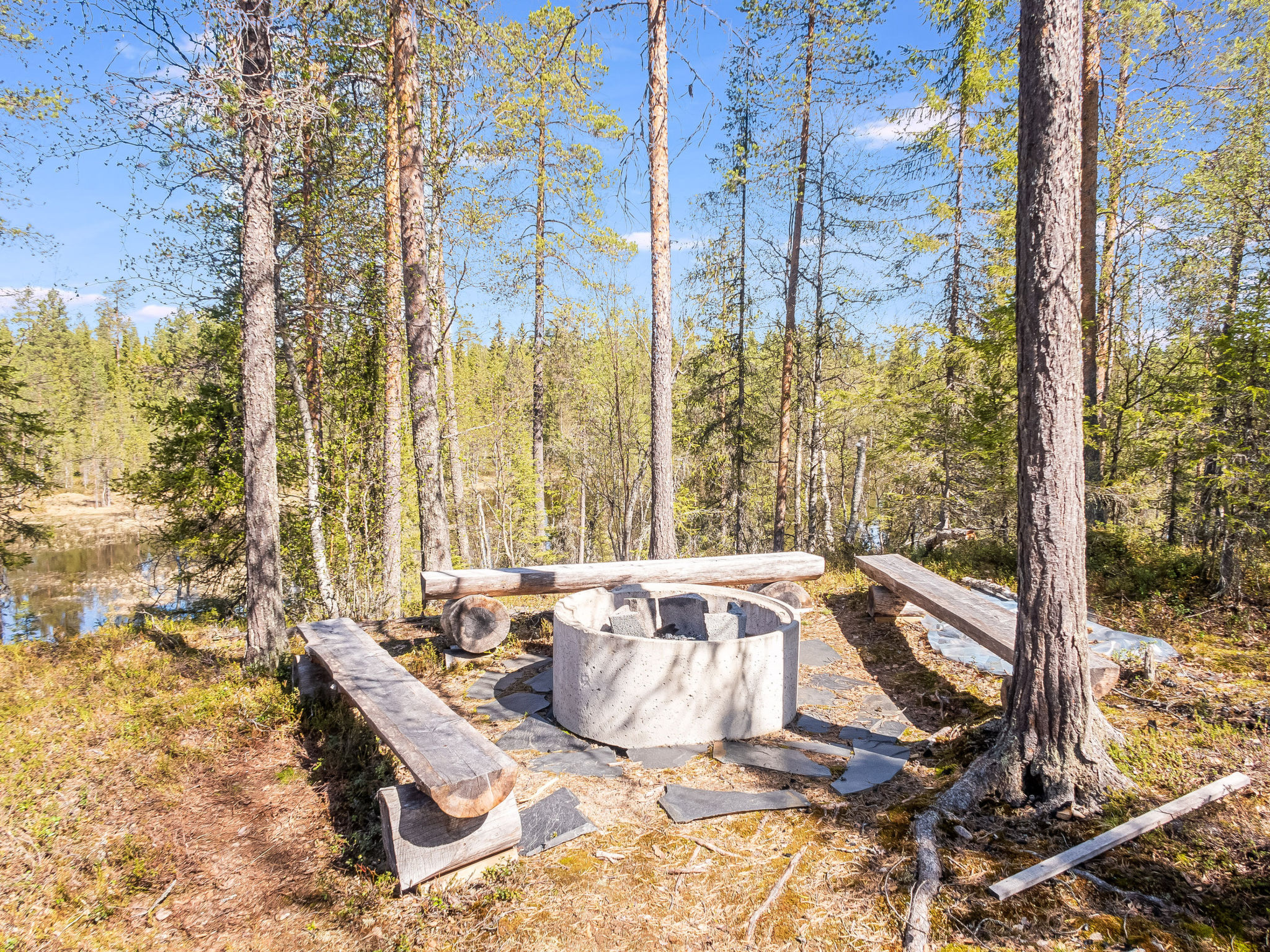 Kiehtäjän lahti - Binnen