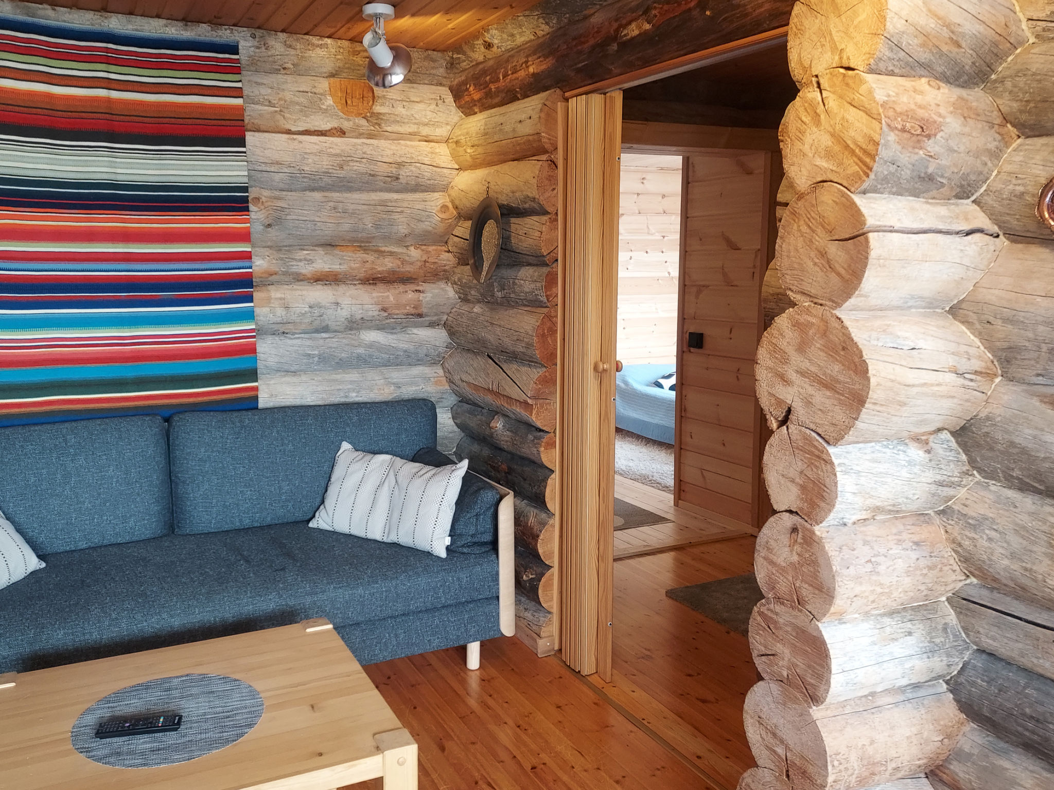 Alakitkajärvi, takkusalmi - Inside