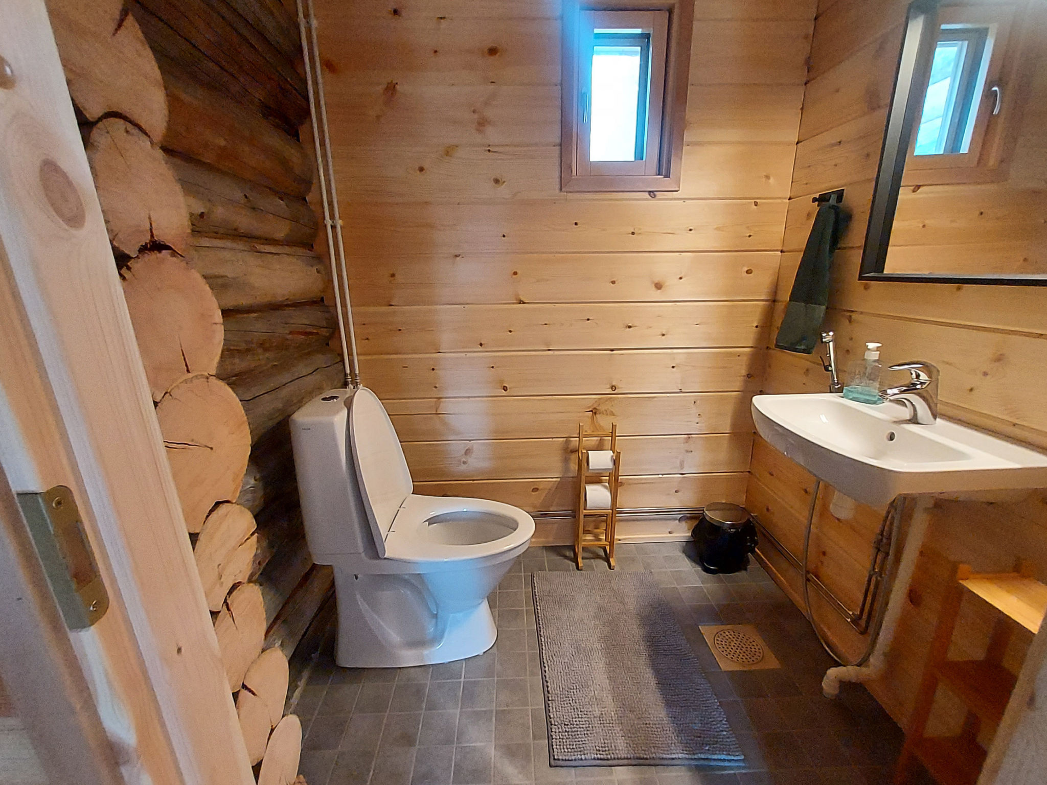 Alakitkajärvi, takkusalmi - Inside