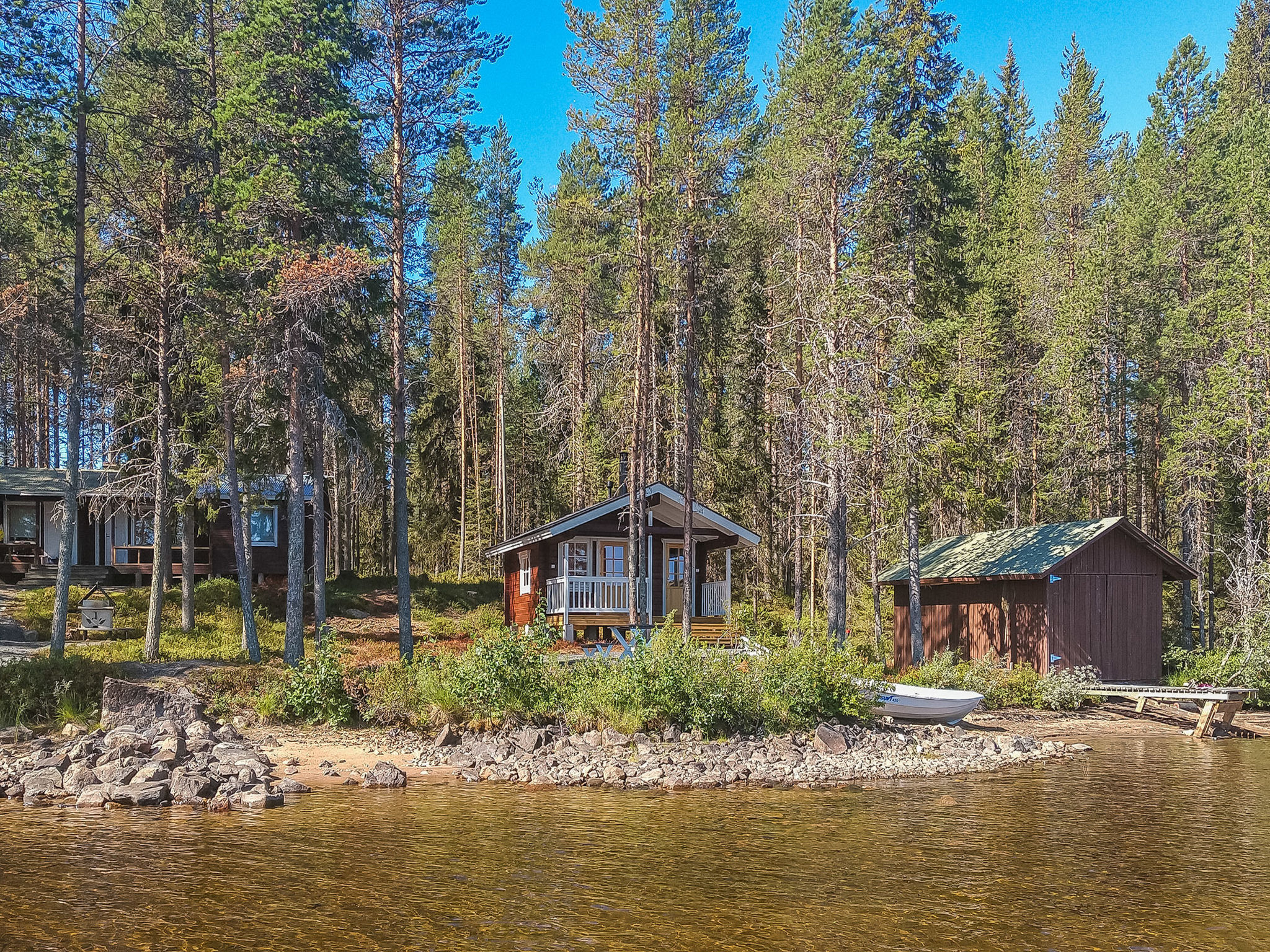 Ylikitkajärvi, kesäkumpu