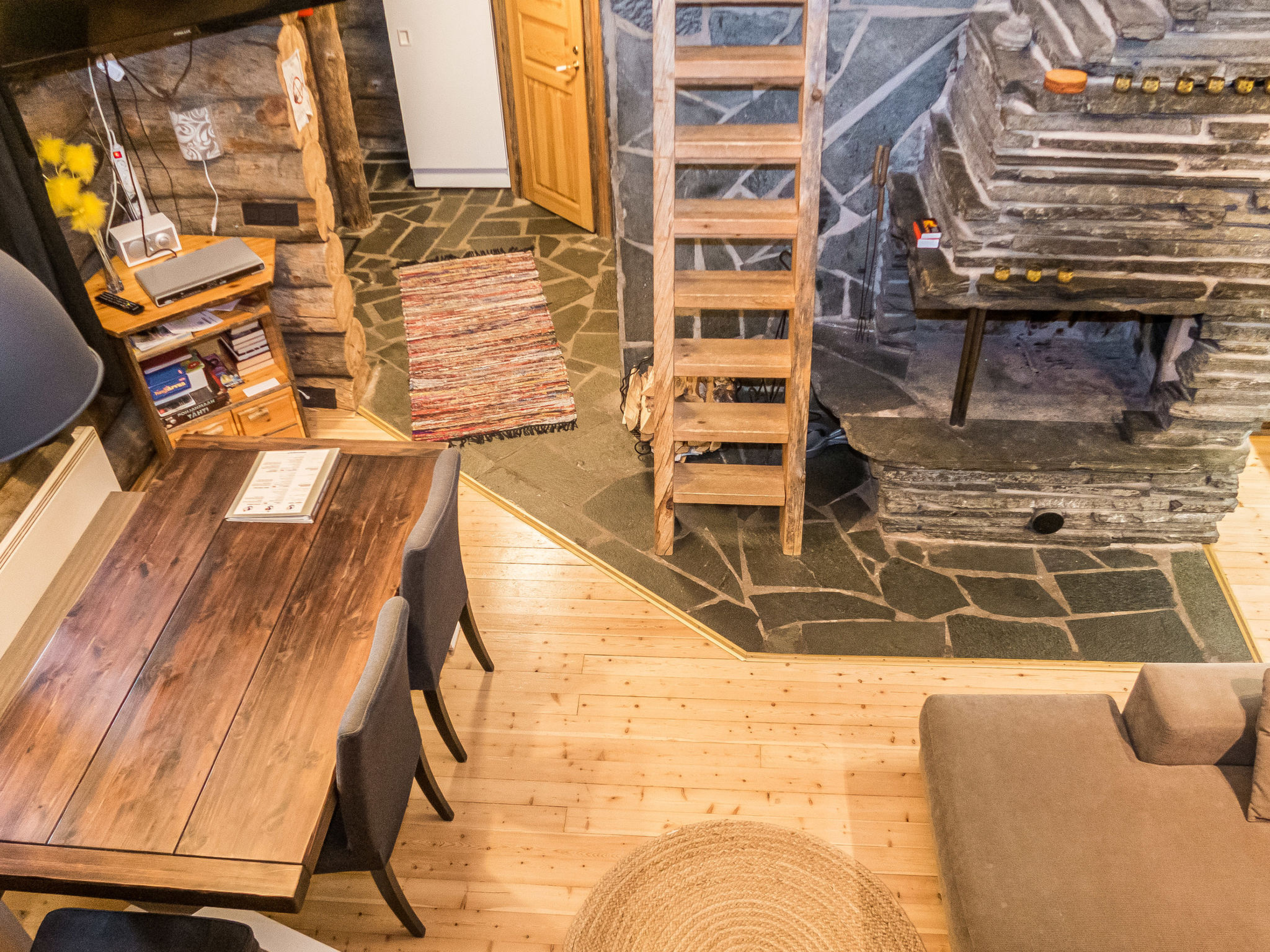 Seitsemän savua 6 - Binnen