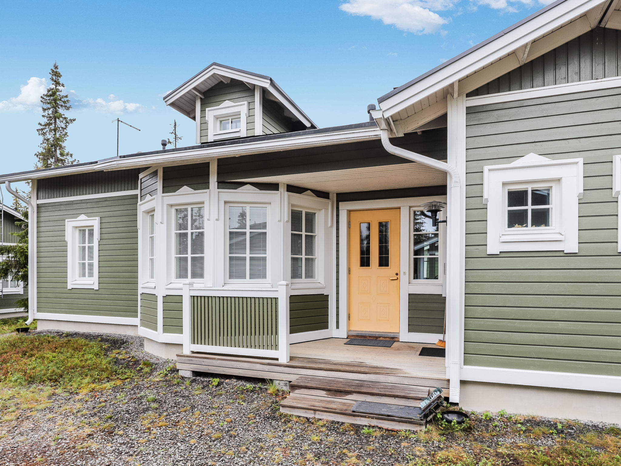 Rukan taikavuosselin helmi 8 b - Drinnen