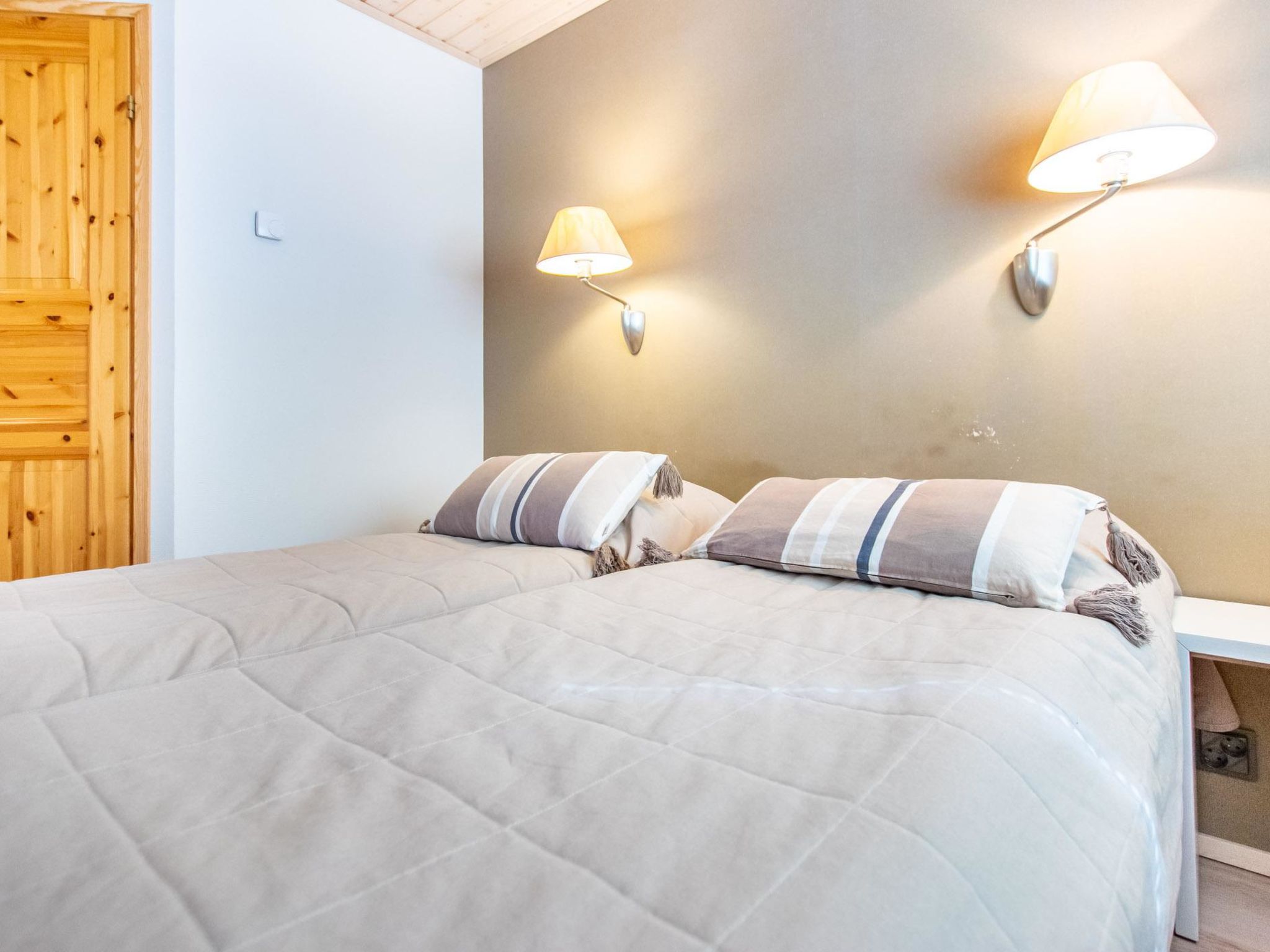 Photo of Nilikuru e 12