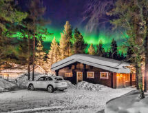 Authentieke blokhut Alkuvilla aan het meer in Saariselkä, Lapland - thumbnail 1