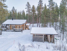 Authentieke kelohouten blokhut aan het Levijärvi meer in Levi, Lapland - thumbnail 1