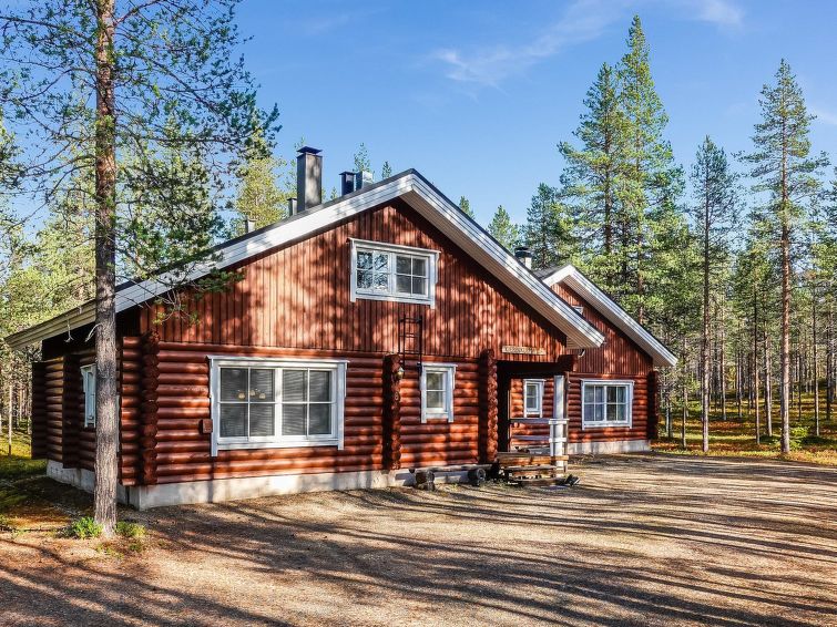 170 km nördlich von Rovaniemi, in der Gegend Välirakka, im Ferienort Levi. Doppel-Blockhaus, Baujahr 2001, Abstellräume zwischen Wohnungen. Wohnküche mit Schlafsofa/Bett, Schlafzimmer mit Doppelbe..