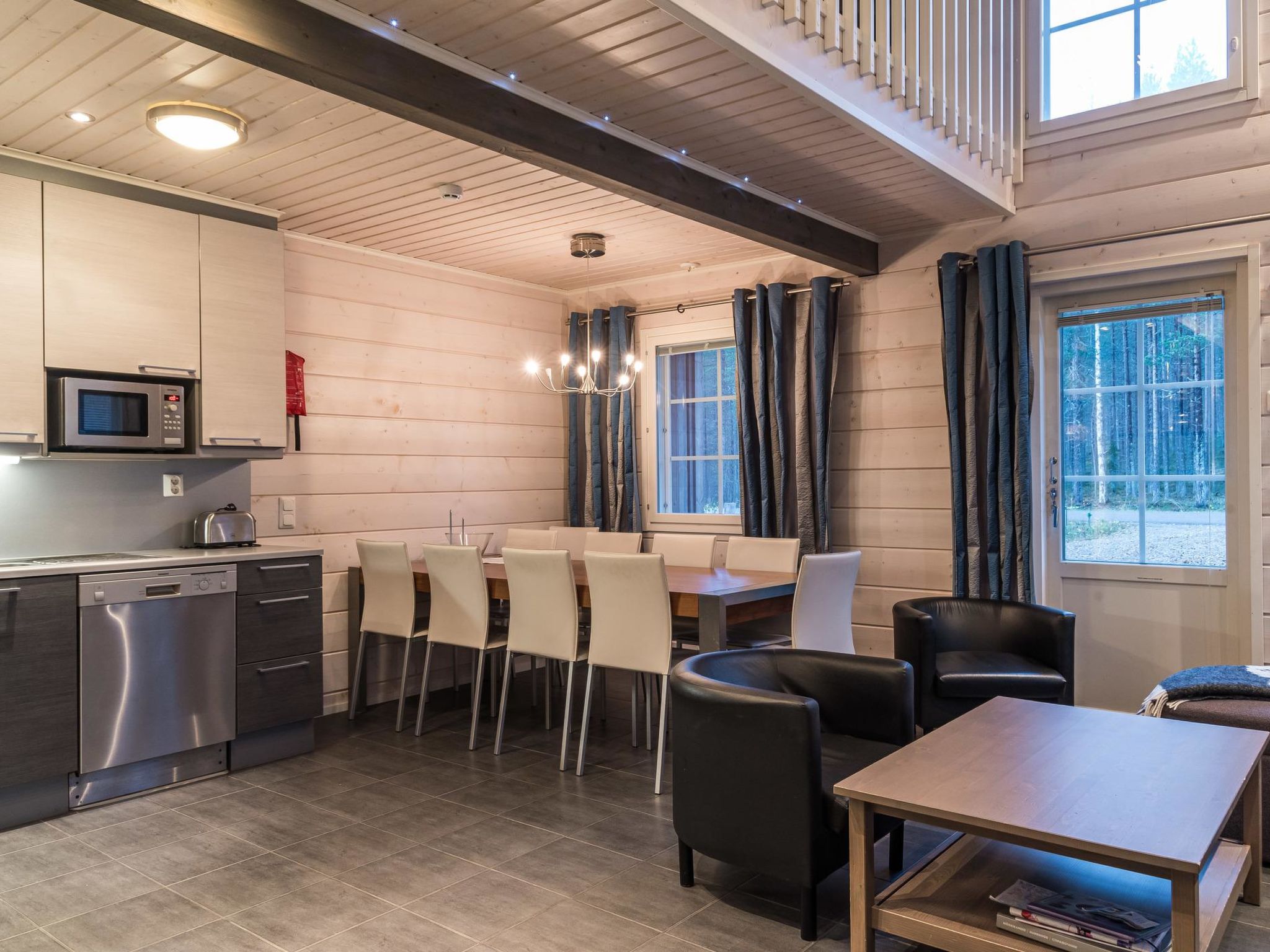 Levin ahmahovi 1a-Dedans