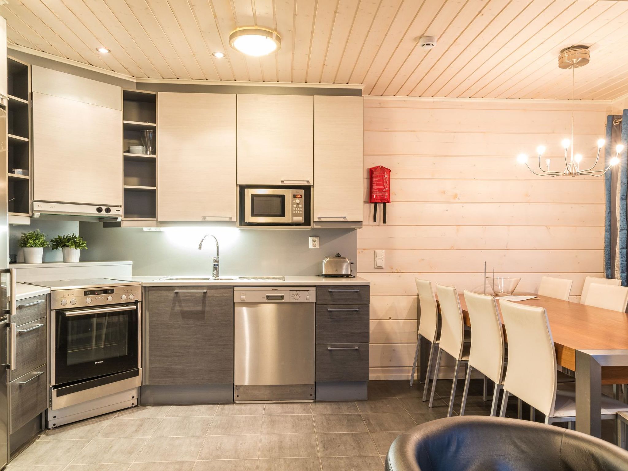 Levin ahmahovi 1a-Dedans