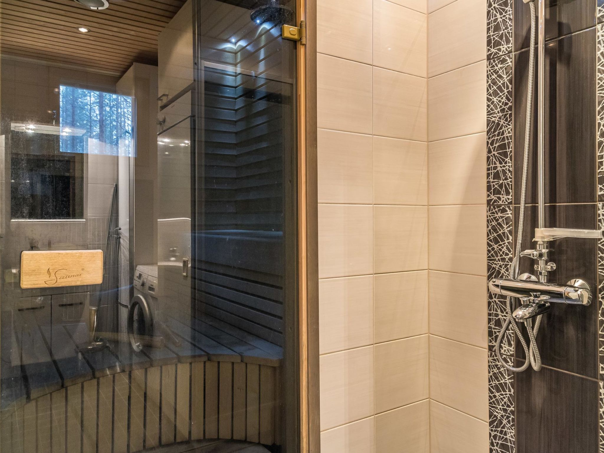 Levin ahmahovi 1a-Dedans