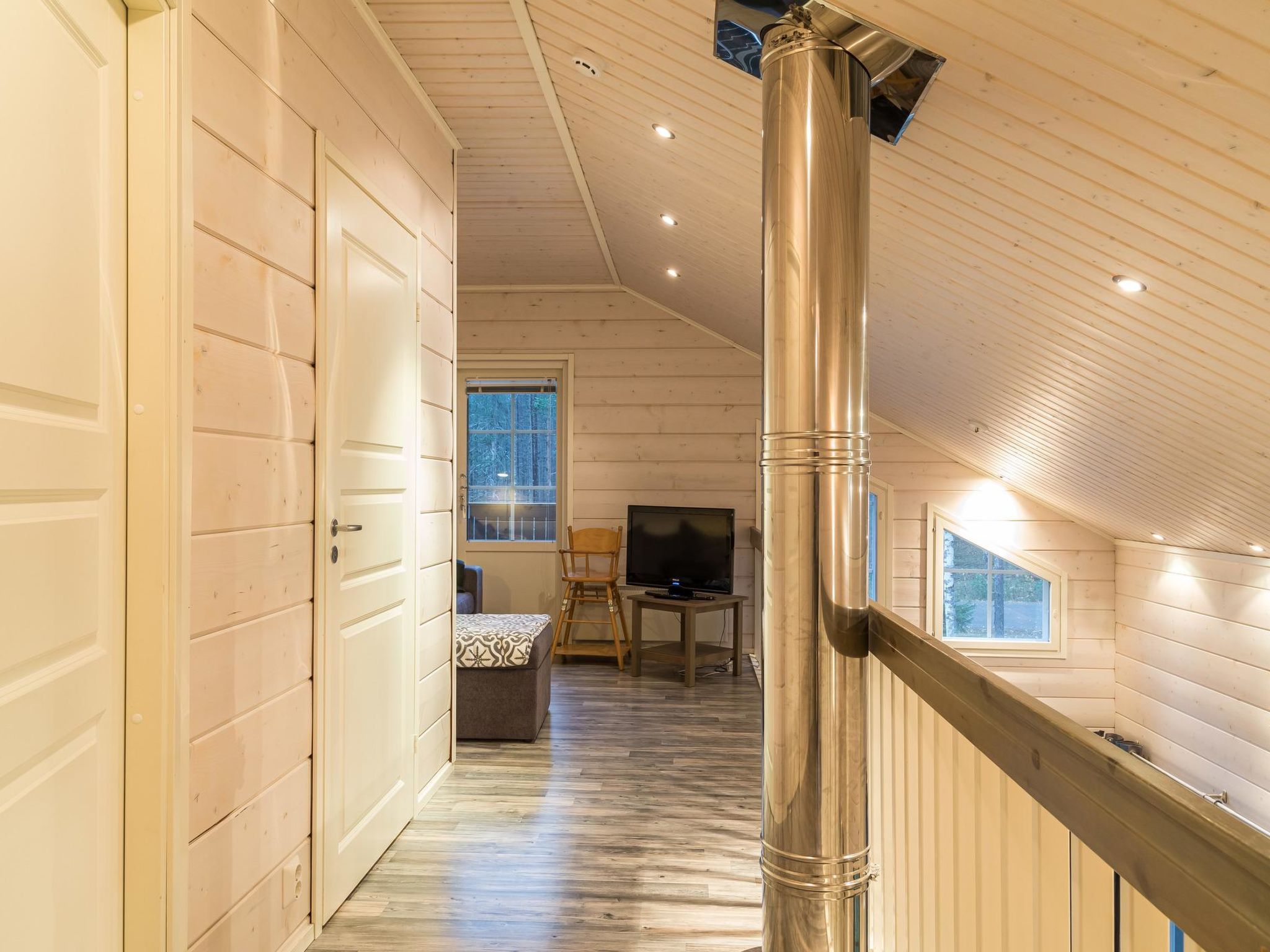 Levin ahmahovi 1a-Dedans