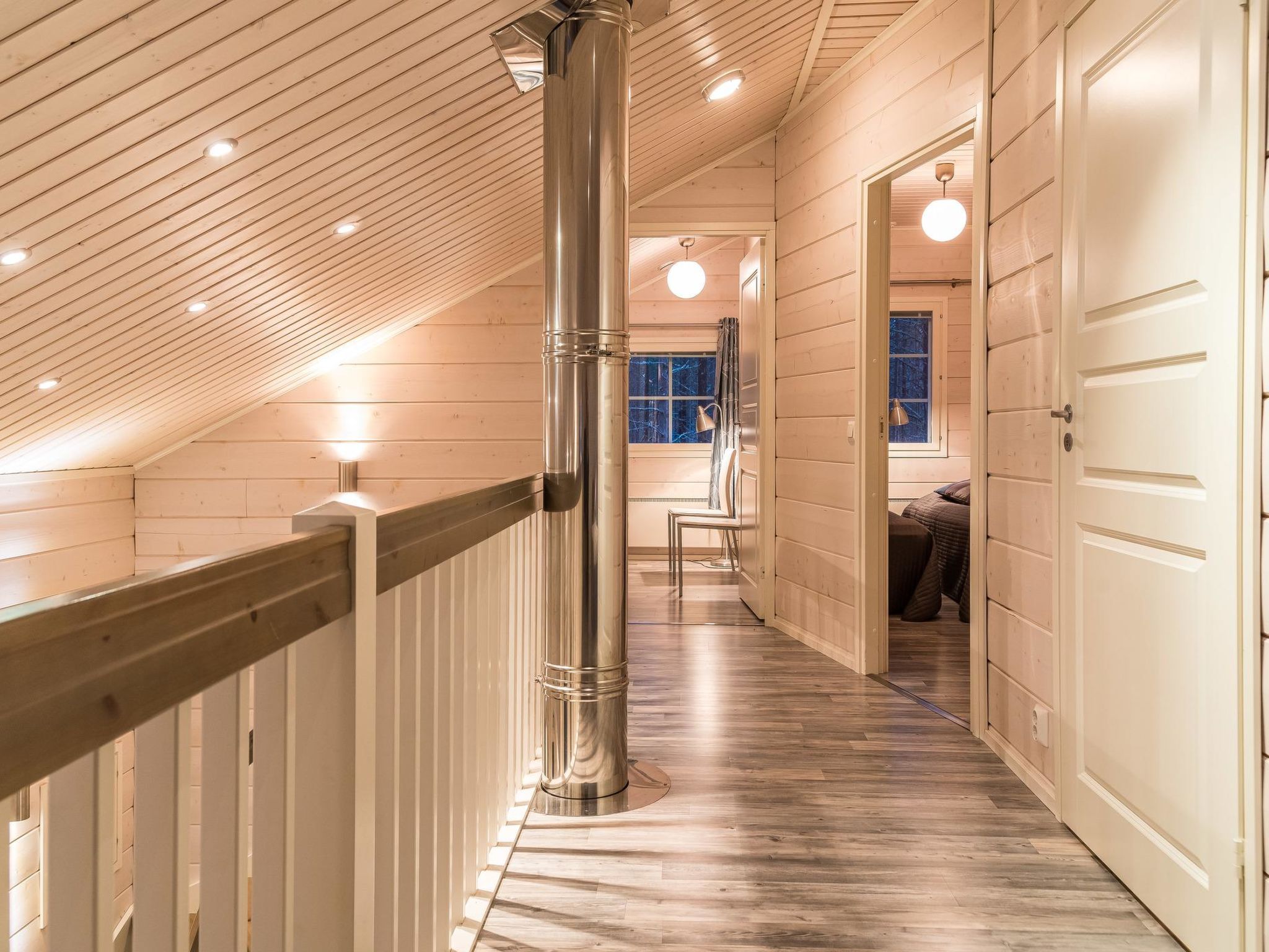 Levin ahmahovi 1a-Dedans