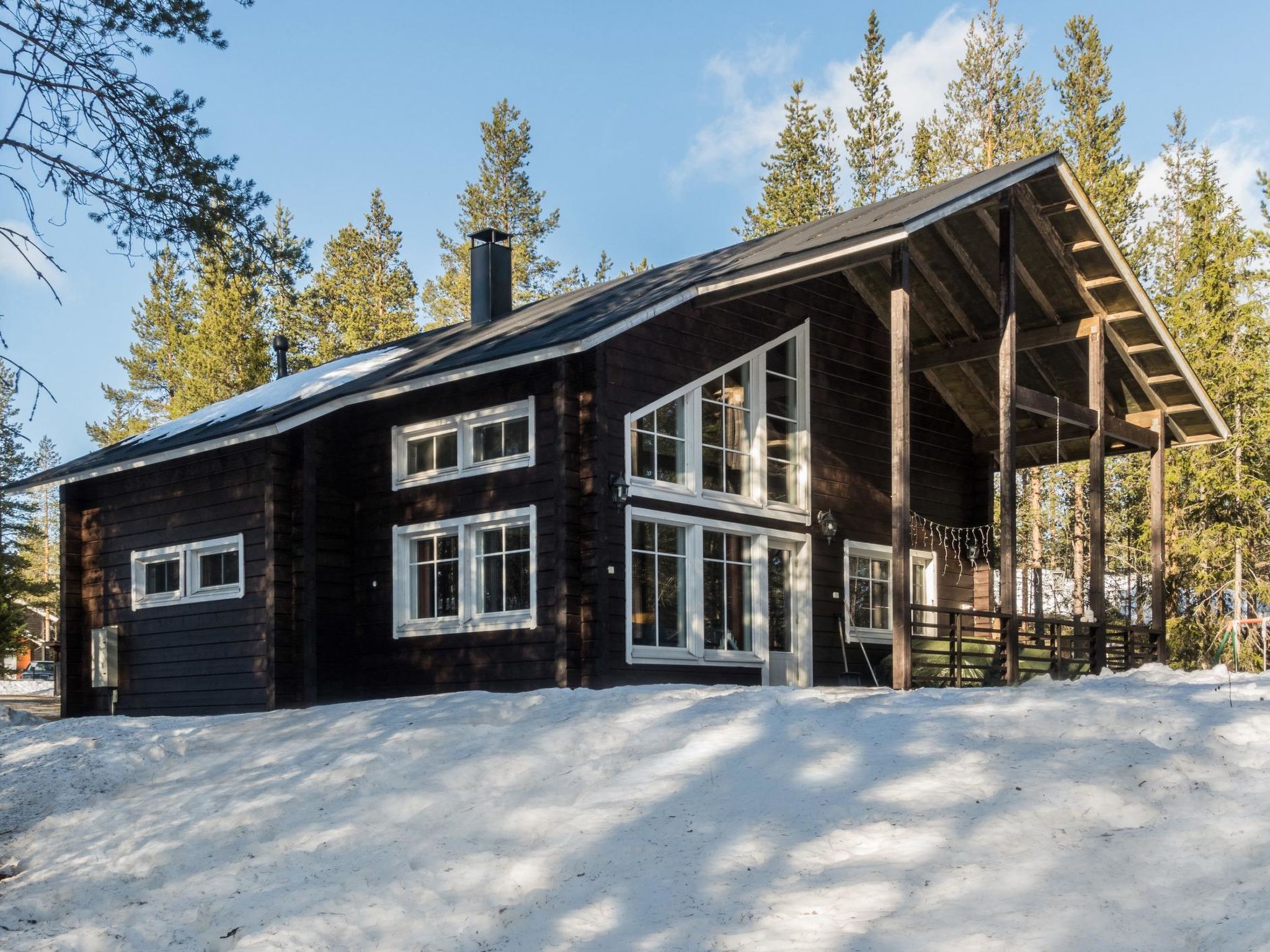 170 km north of Rovaniemi, in Levi holiday resort / Ounaskumpu area. 

Wooden chalet on two floors, built in 2008. 
The ground floor: kitchen-living room with double sofa bed, bedroom with 2 single be..