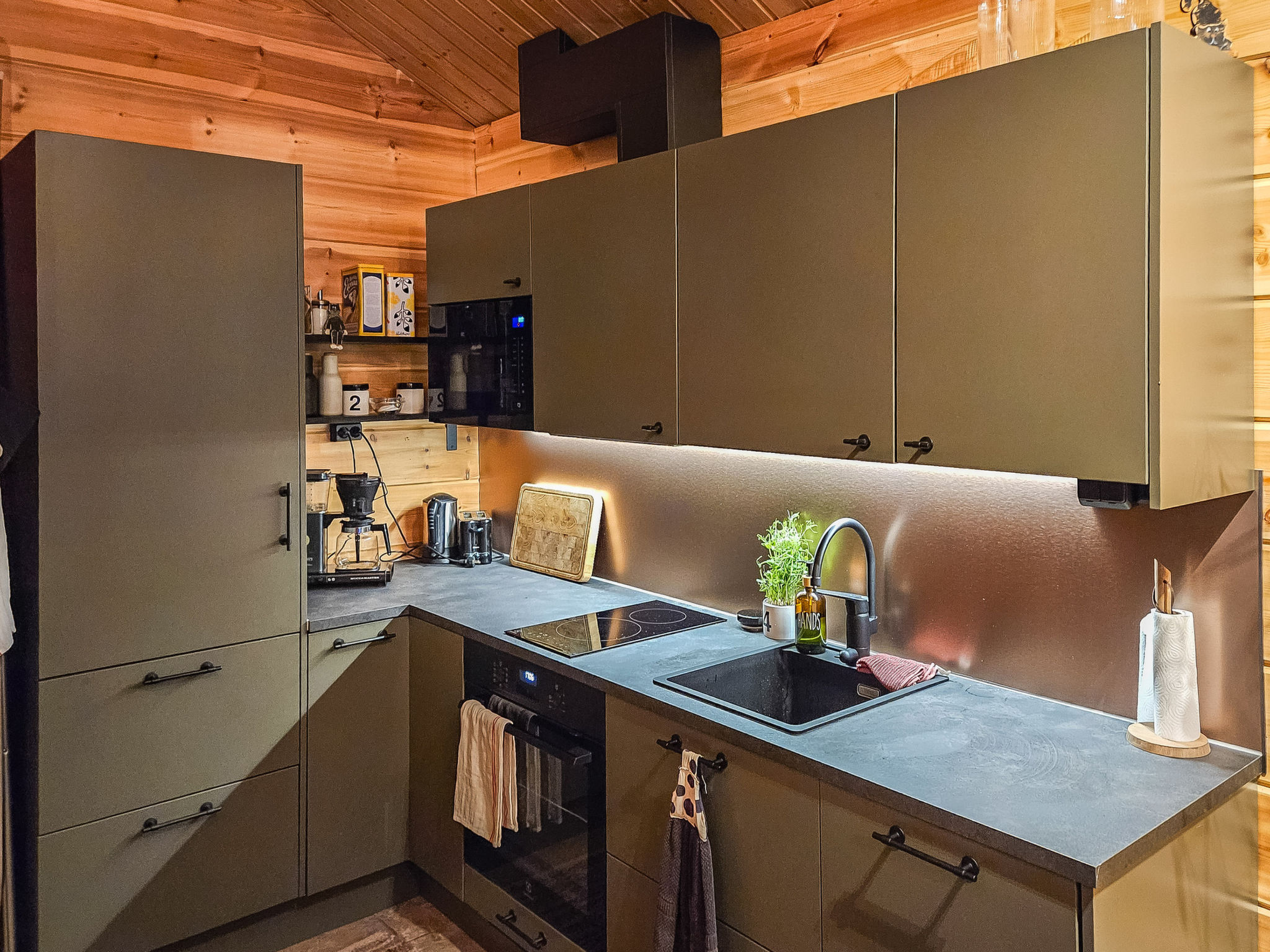 Rovarakka 1 b-Binnen