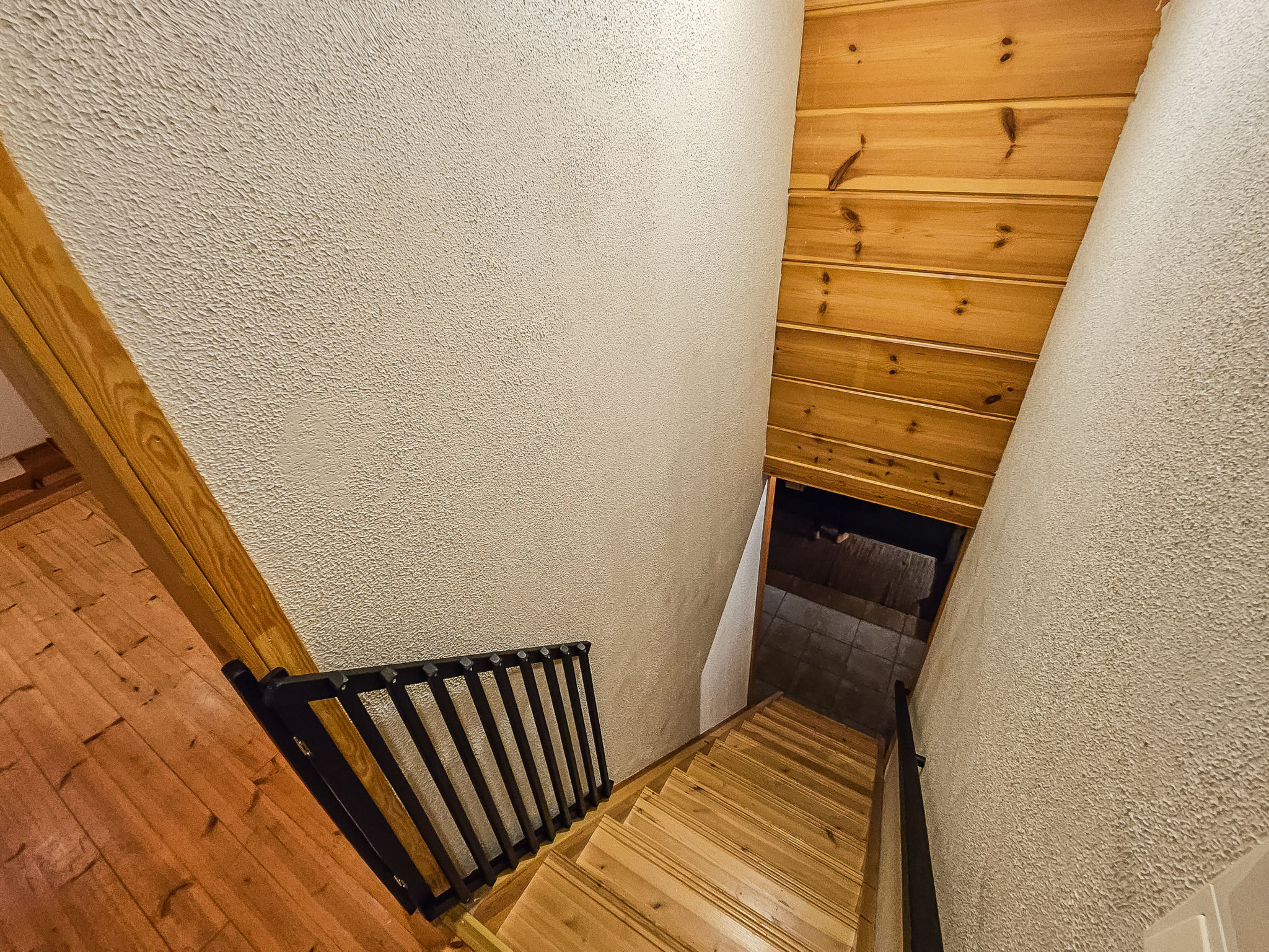 Rovarakka 1 b-Binnen