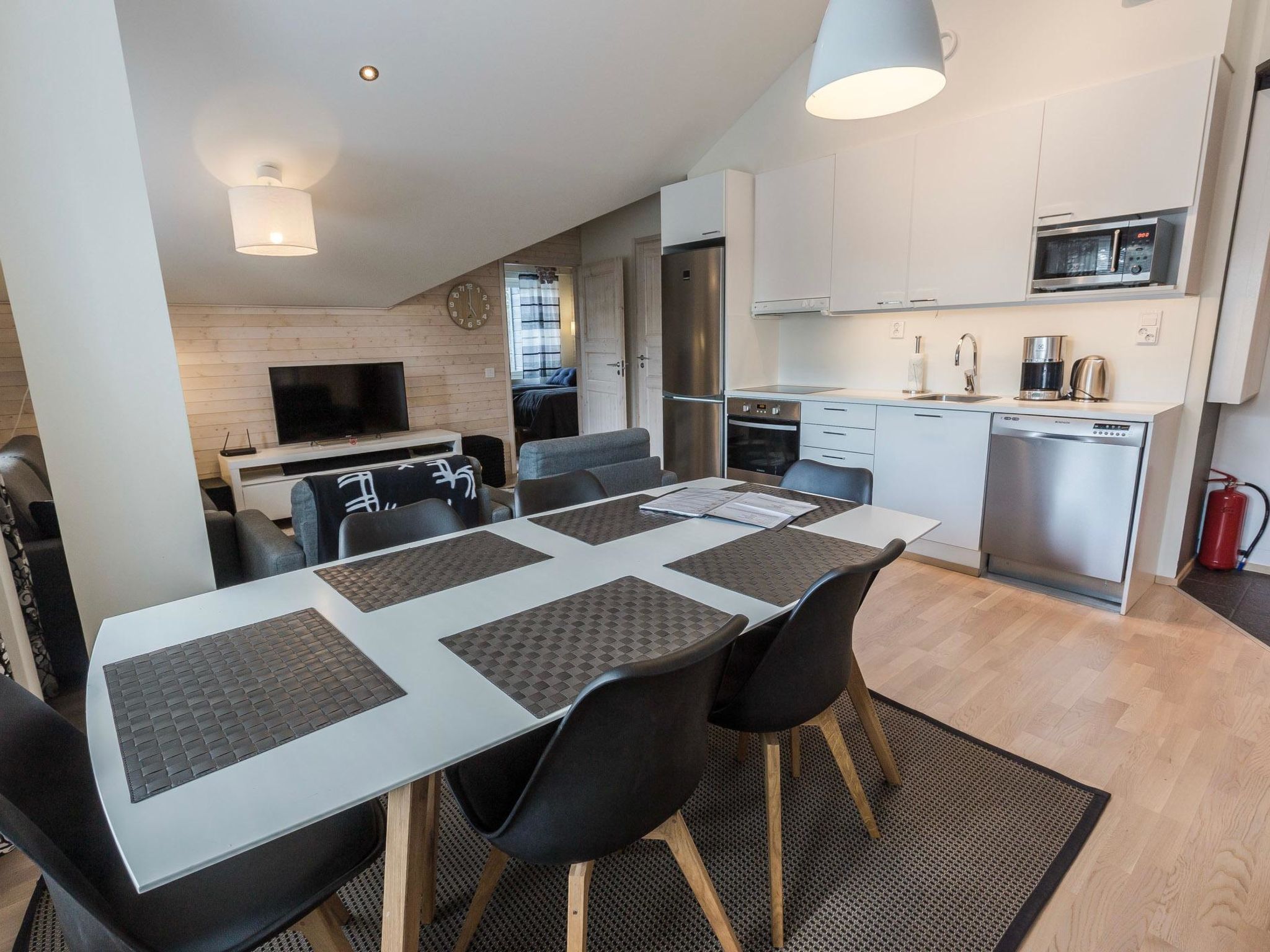 Levin stara a09-Drinnen