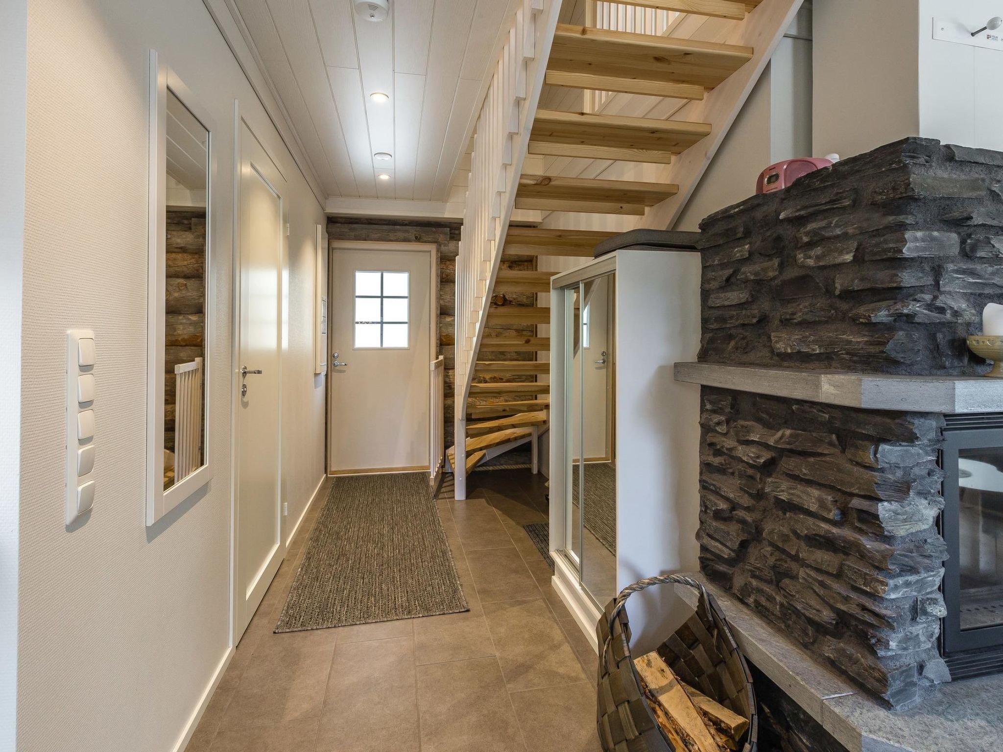 Taruilevi 8 h2-Binnen