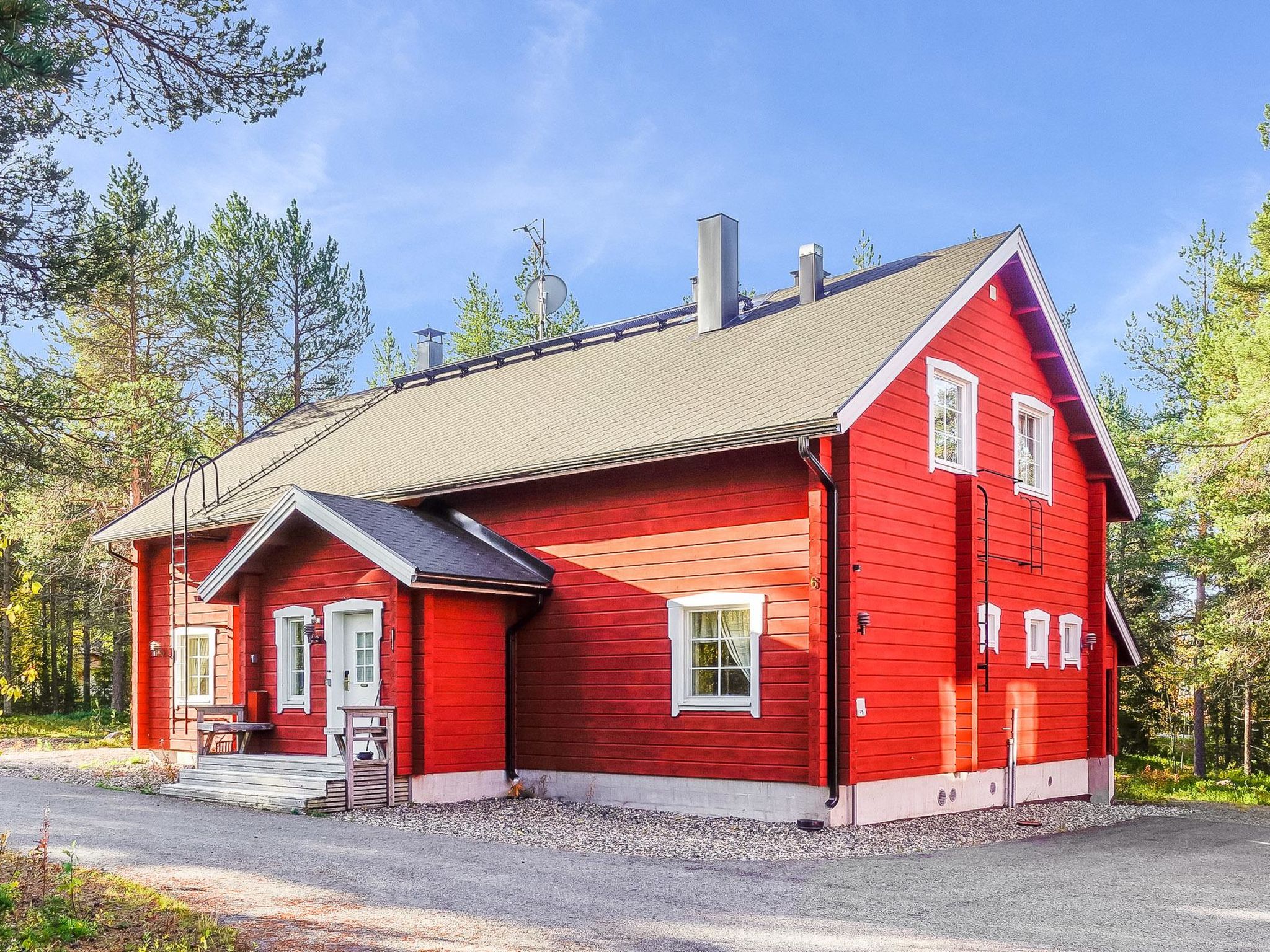 Note! This place is not rented for groups consisting of under 25 years old customers.

170 km to the north from Rovaniemi, in Levi tourist center in Sirkka area nearby center. 
Large log cabin, comfor..
