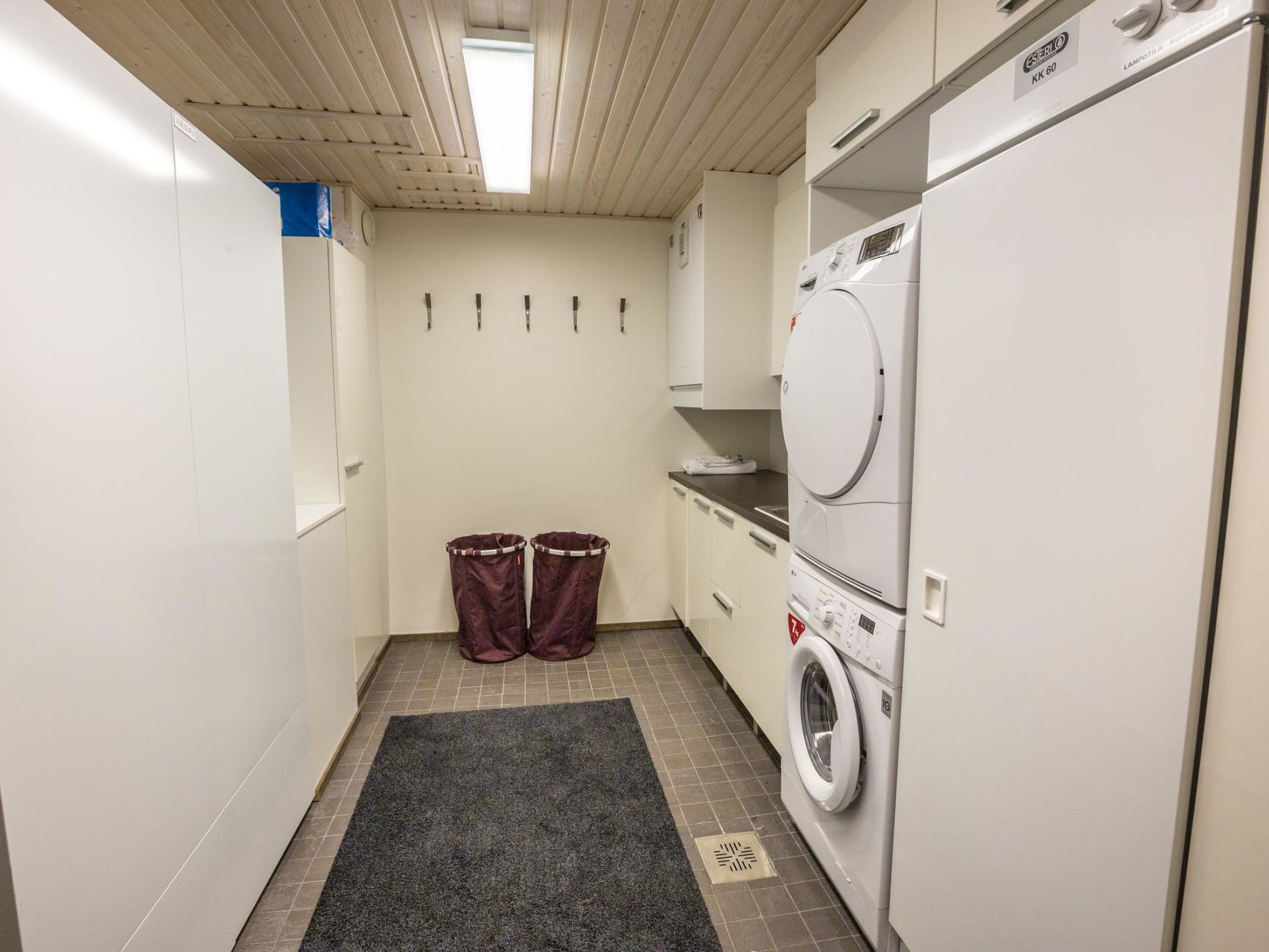 Karhunkieppi 9 b-Inside