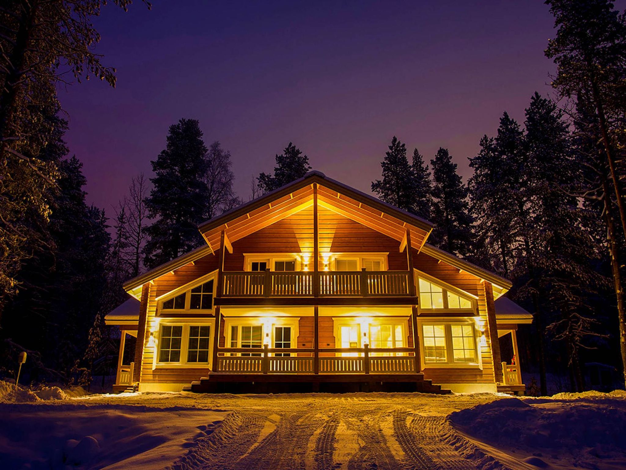 A two-storey semi-detached log cabin built in 2018 in the new Levi South point area. The apartment is a perfect fit for families with children, couples or a group of friends alike. Situated in the woo..