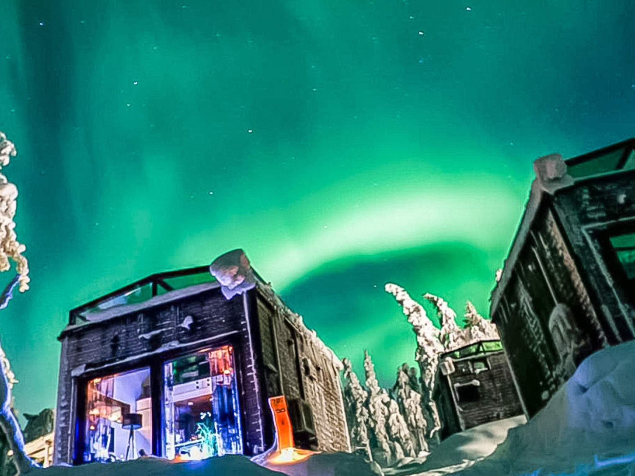 New 2022 built glass-roofed igloo-style cabin in the wonderful scenery of Utsuvaara in Levi. 

Modern igloo-style cabin with a glass roof. The glass roof is equipped with heating from the inside and o..