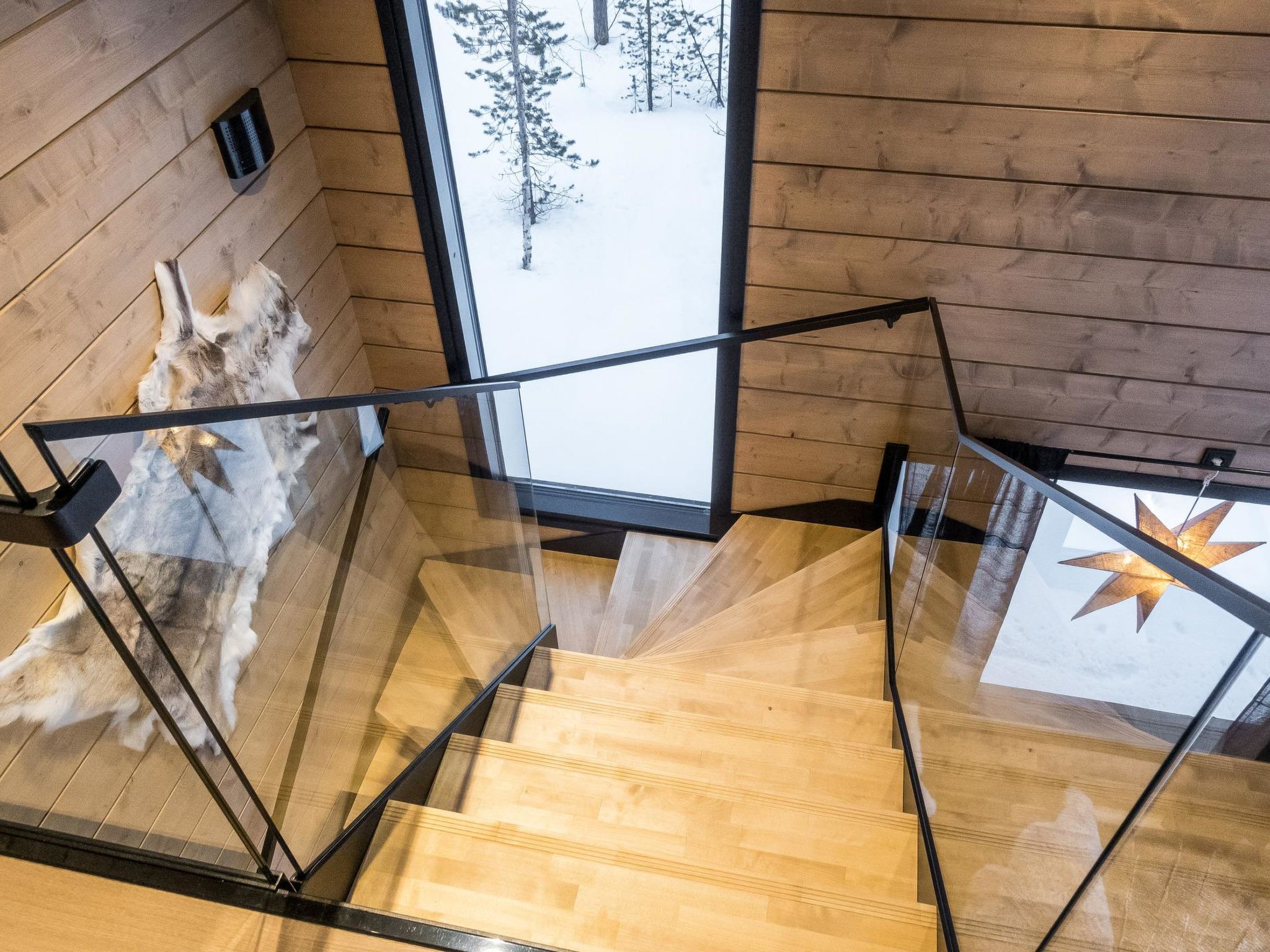 Levin kuiskaus-Binnen