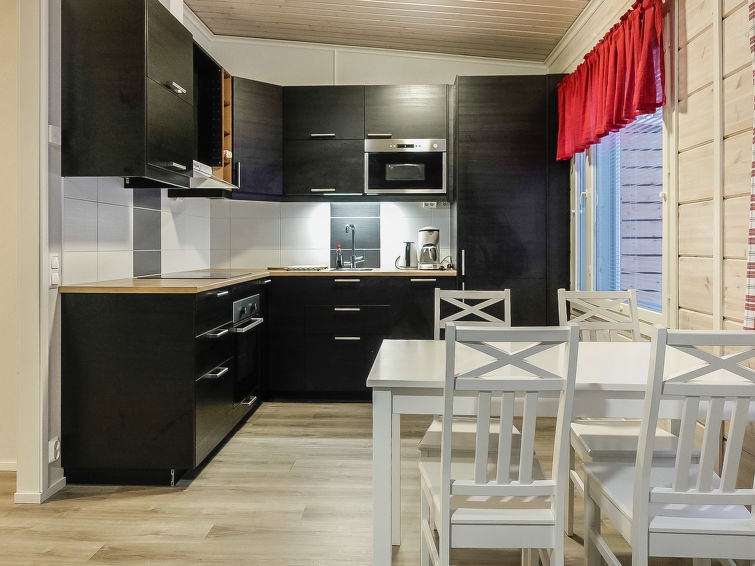Sfeervol vakantiehuis in het bos van Kittilä in Kittilä, Levi