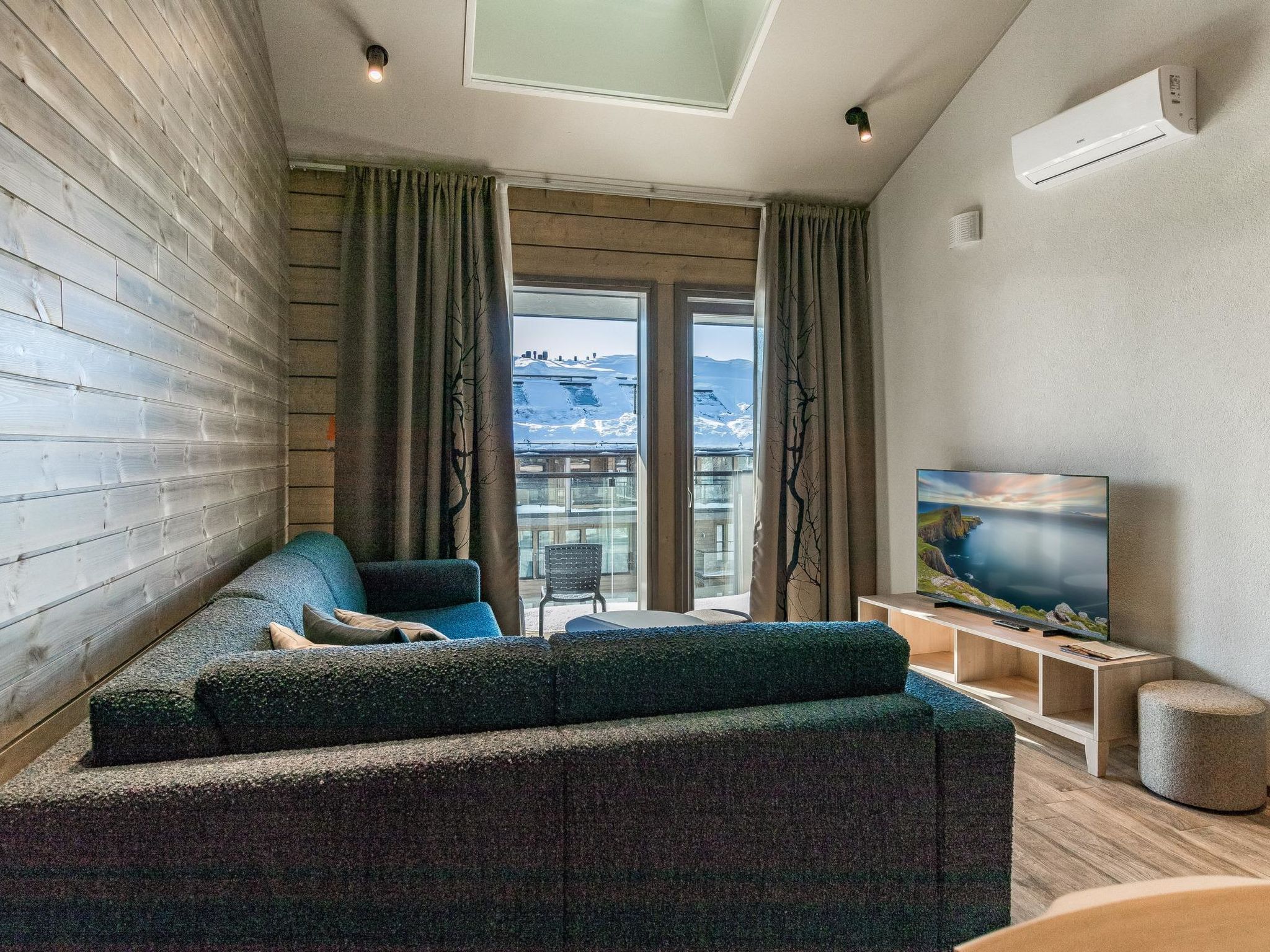 Uniikki 75, c402-Binnen