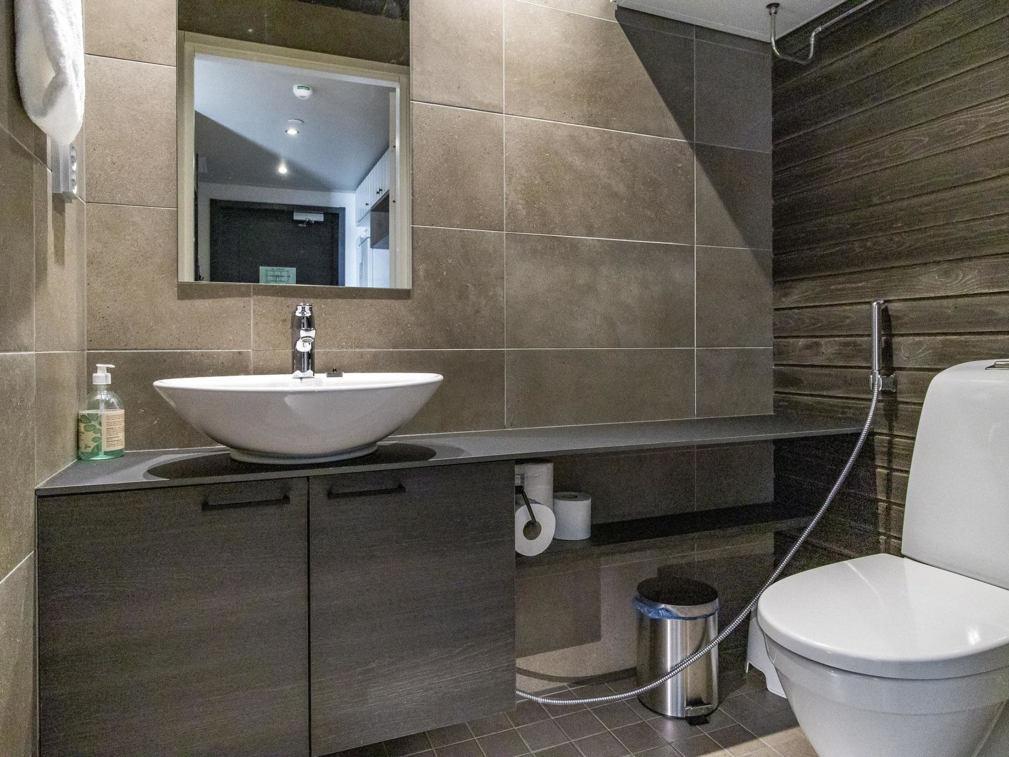 Uniikki 75, c402-Binnen