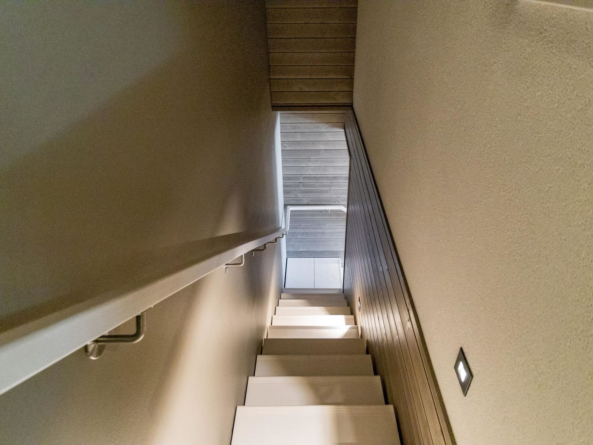 Uniikki 75, c402-Binnen