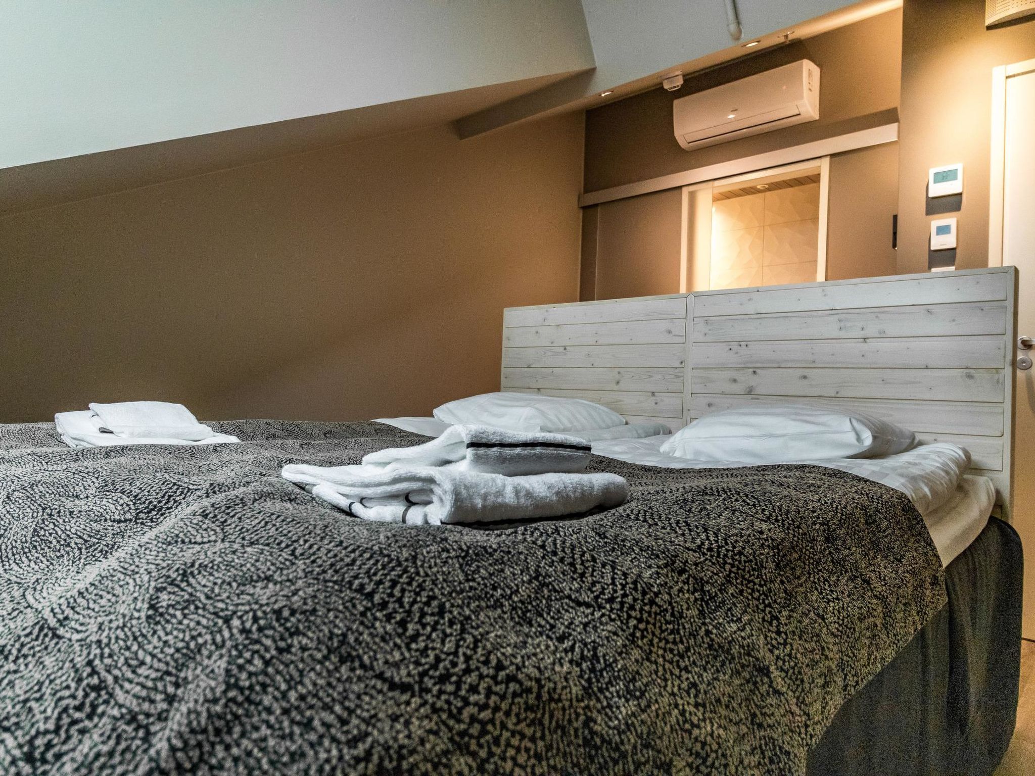 Uniikki 75, c402-Binnen