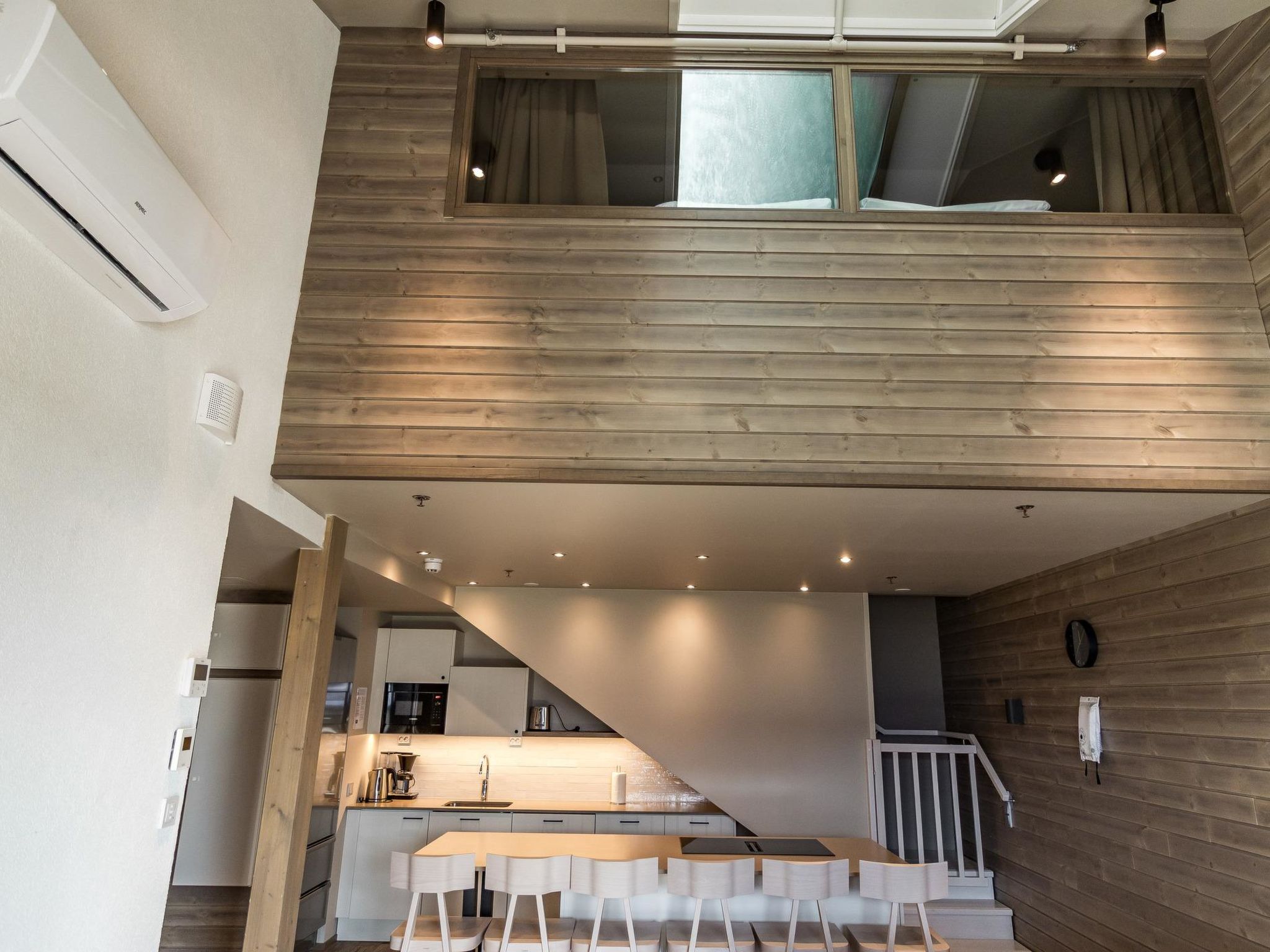 Uniikki 75, c402-Binnen