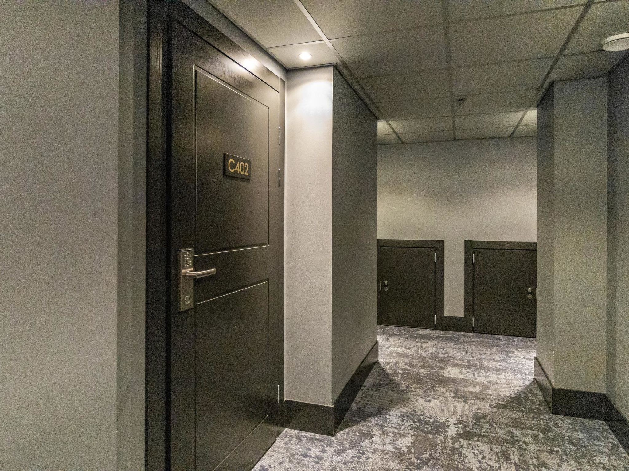 Uniikki 75, c402-Binnen