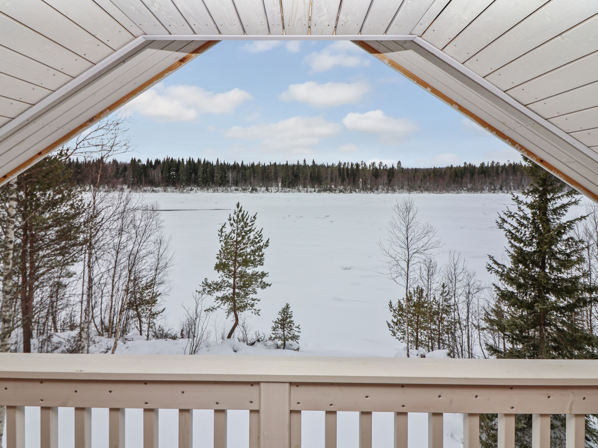 Huvila tornionjoen rannalla